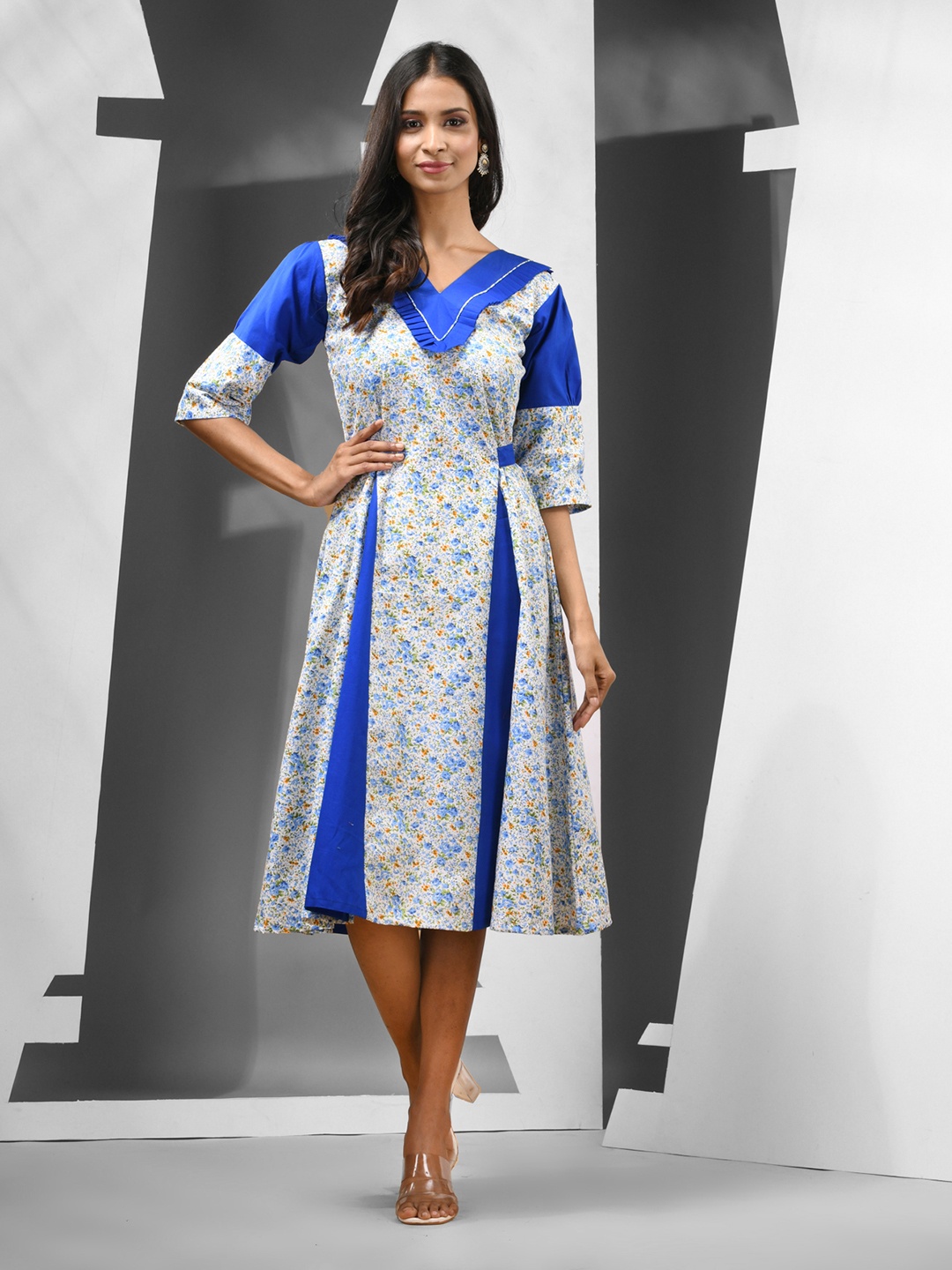 

Charukriti Floral Printed Panelled Detail Cotton A-Line Dress, White