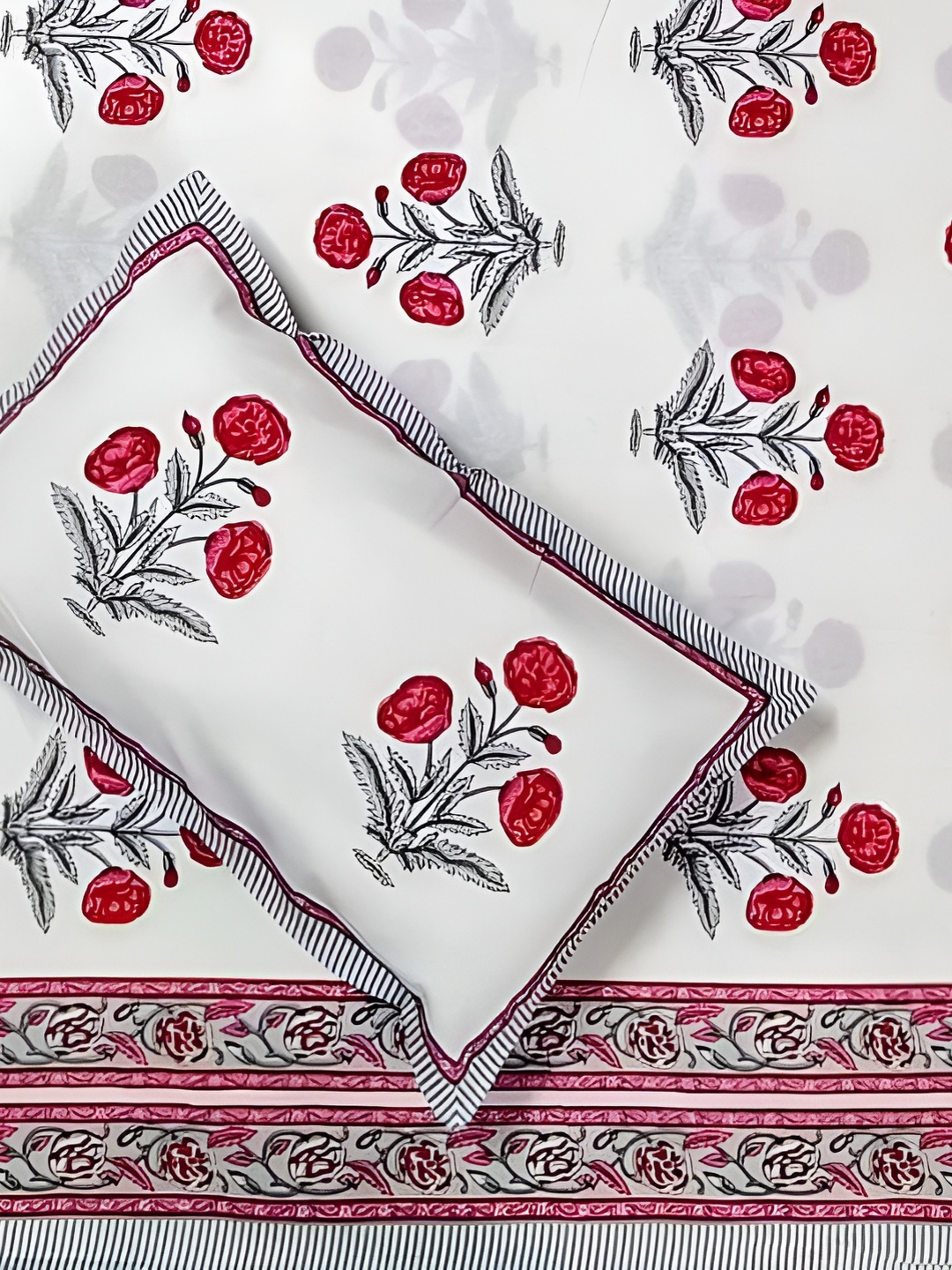 

Bedbathandbliss White & Red Floral 300 TC Single Bedsheet with 2 Pillow Covers