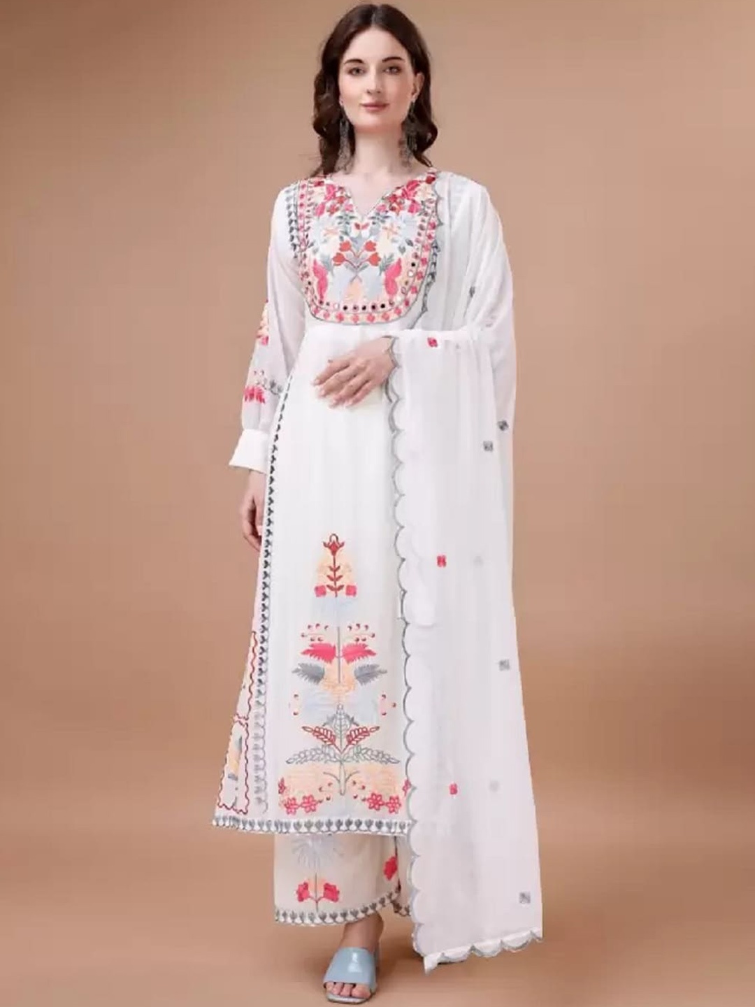 

BAESD Ethnic Motifs Embroidered Regular Thread Work V-Neck Kurta with Trouser & Dupatta, Off white