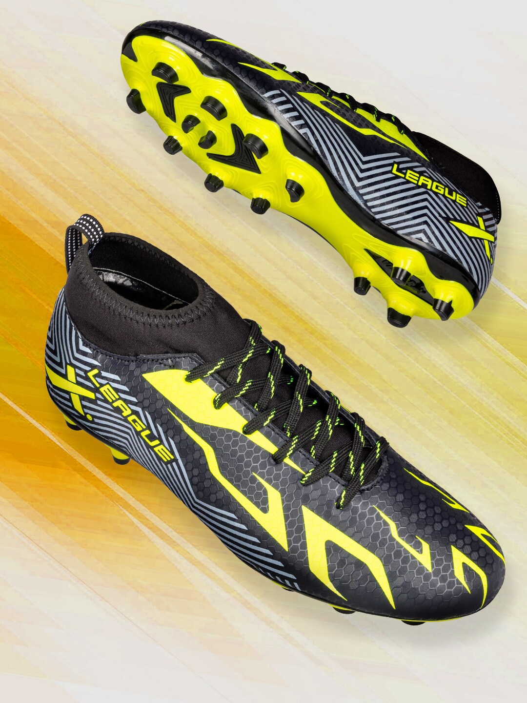 

VECTOR X Unisex Printed Football Shoes, Black