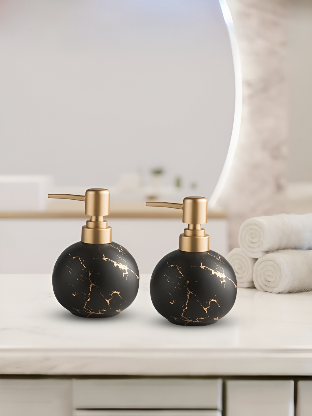 

The Better Home Black & Gold-Toned 2Pcs Textured Ceramic Glossy Soap Dispensers