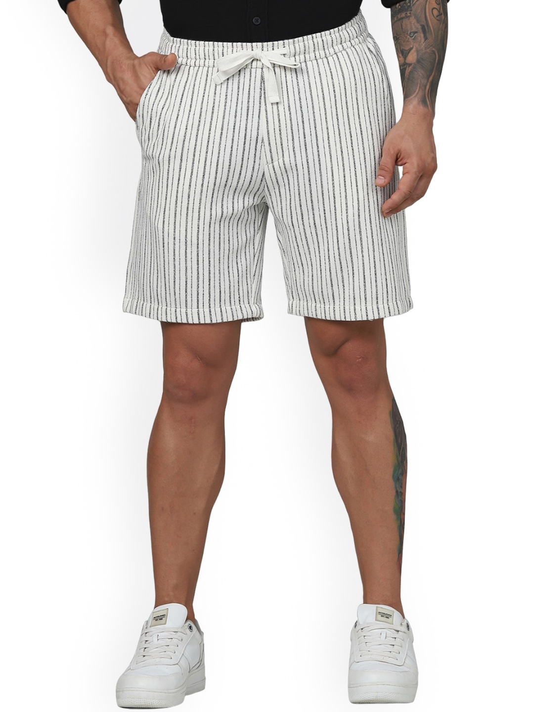 

Celio Men Striped Mid Rise Regular Shorts, Off white