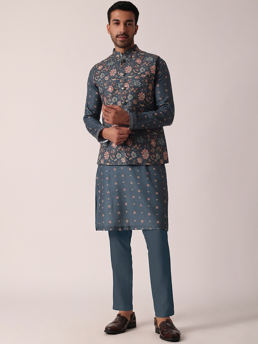 

KALKI Fashion Ethnic Motifs Printed Mandarin Collar Kurta with Pyjamas & Jacket, Teal
