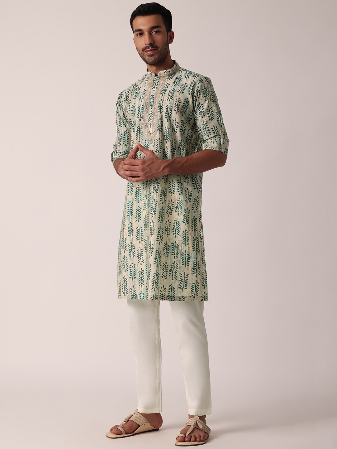 

KALKI Fashion Men Keyhole Neck Extended Sleeves Kurta, Green