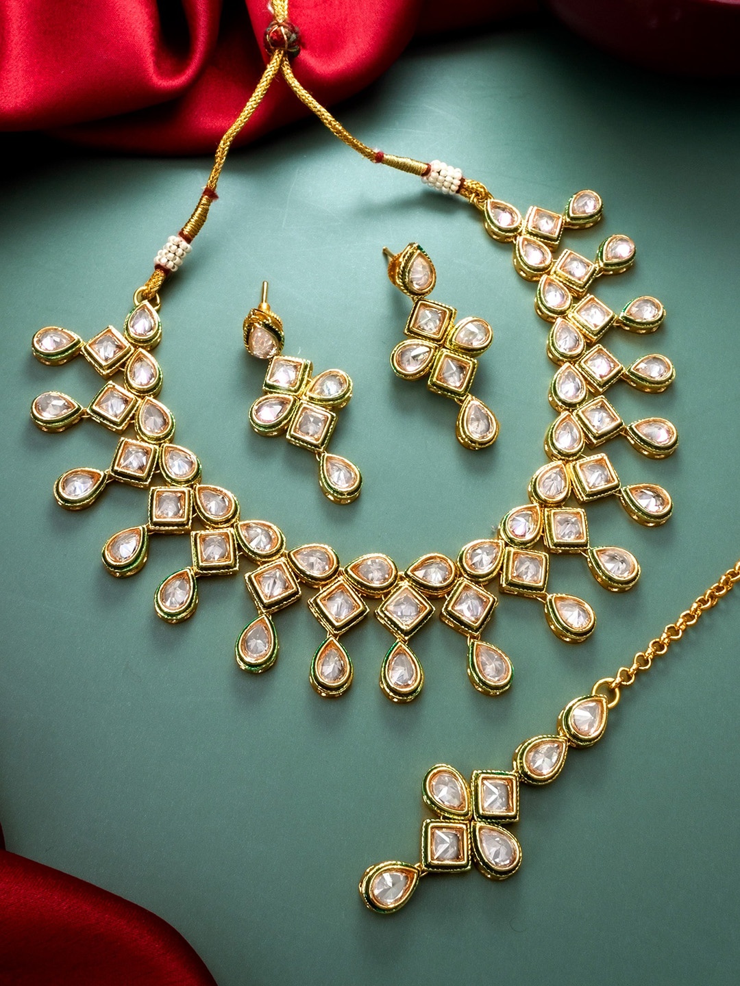 

aadita Kundan Studded Jewellery Set, Gold
