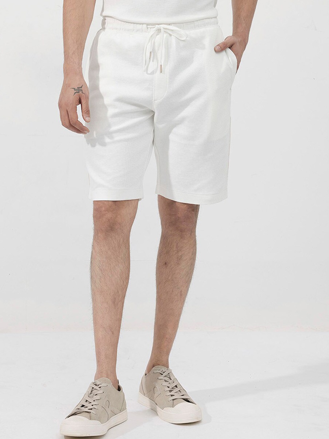 

RARE RABBIT Men Ambet Mid-Rise Cotton Shorts, Off white