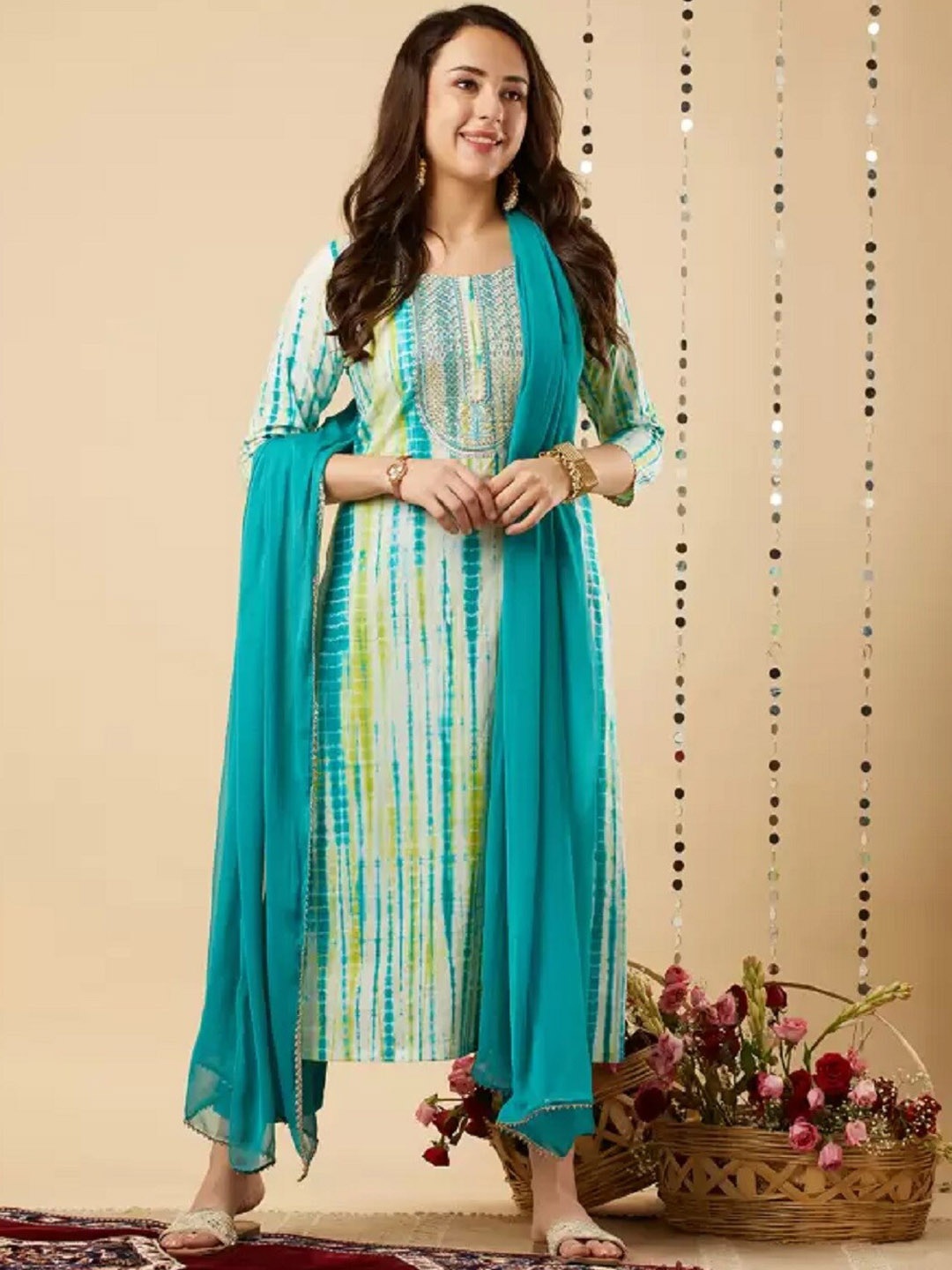 

BAESD Dyed Regular Thread Work Kurta with Trousers & With Dupatta, Teal