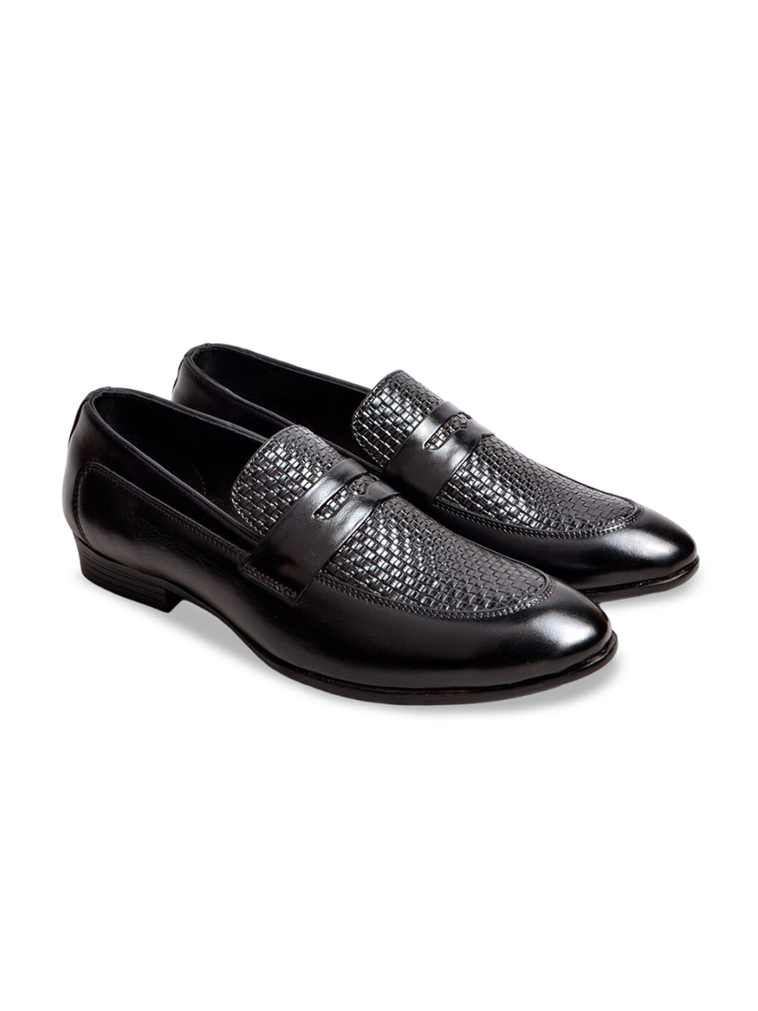 

Cliff Fjord Men Textured Formal Loafers, Black