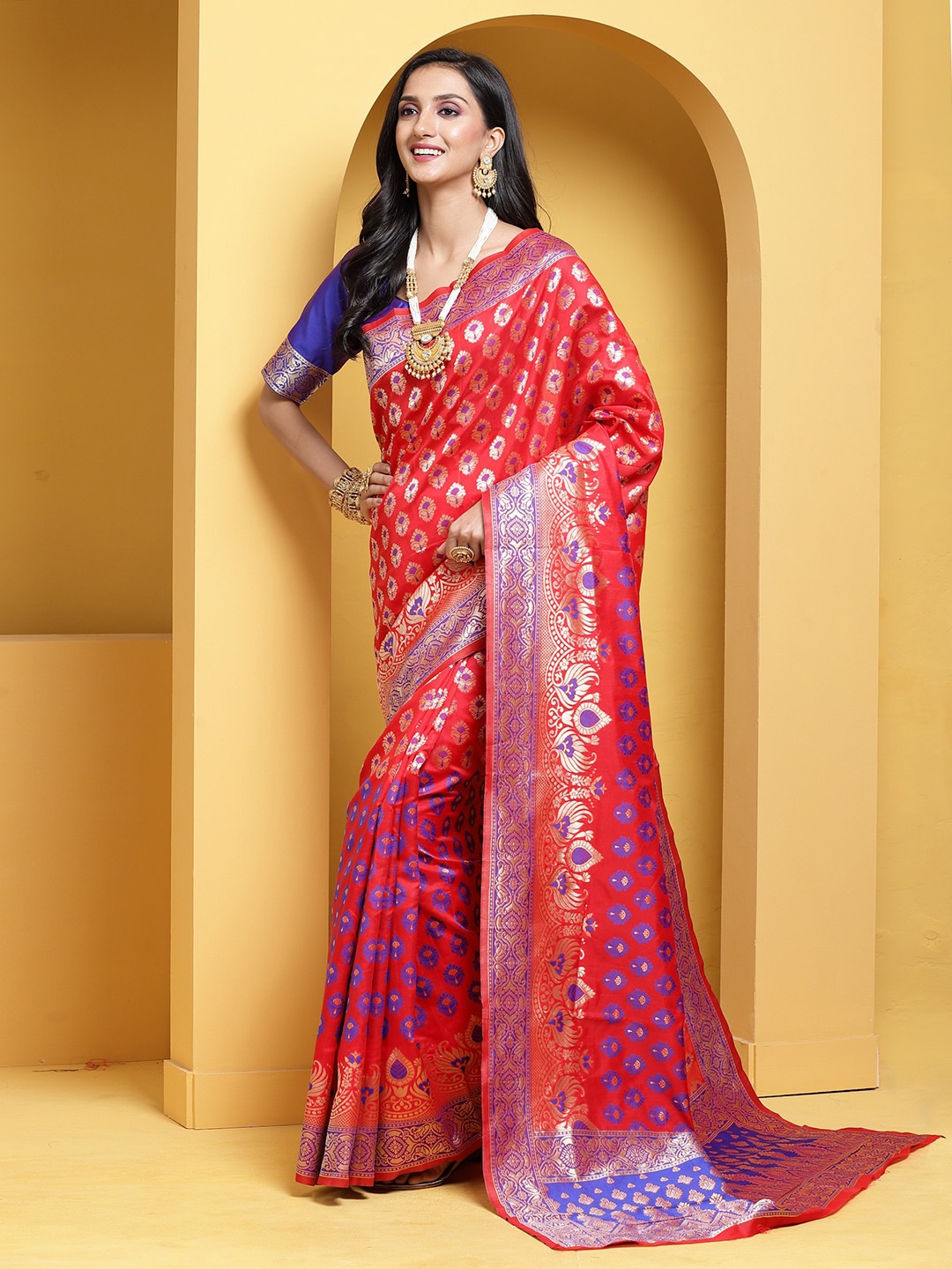 

Mitera Ethnic Motifs Woven Design Zari Paithani Saree, Red