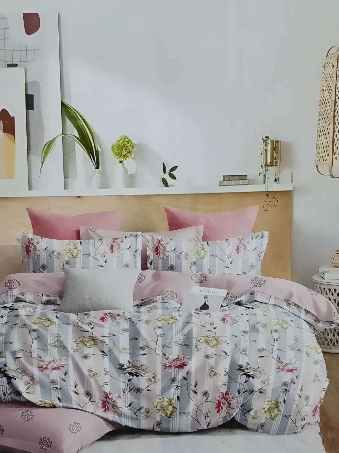 

Signature Grey & Pink Floral 160 TC Queen Bedsheet with 2 Pillow Covers