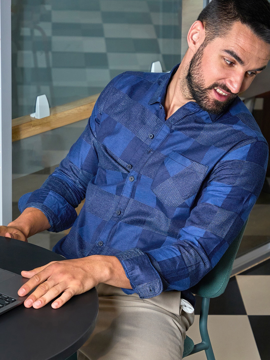 

Campus Sutra Classic Buffalo Checked Cotton Casual Shirt, Blue