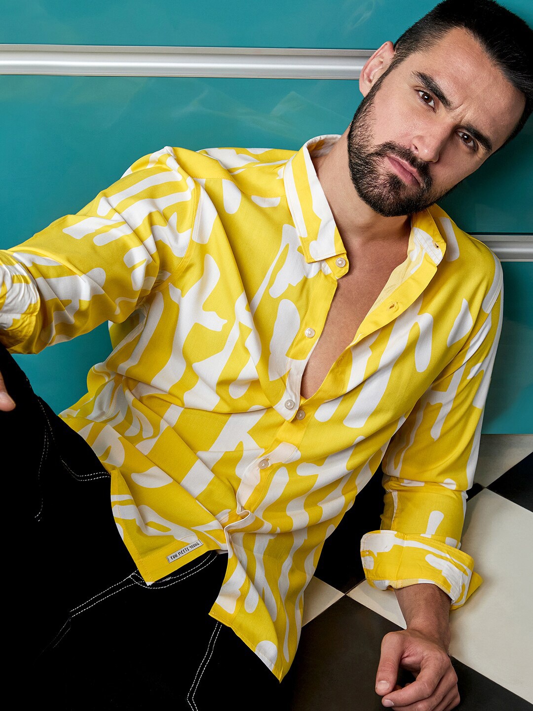 

Campus Sutra Yellow Classic Printed Spread Collar Long Sleeves Casual Shirt