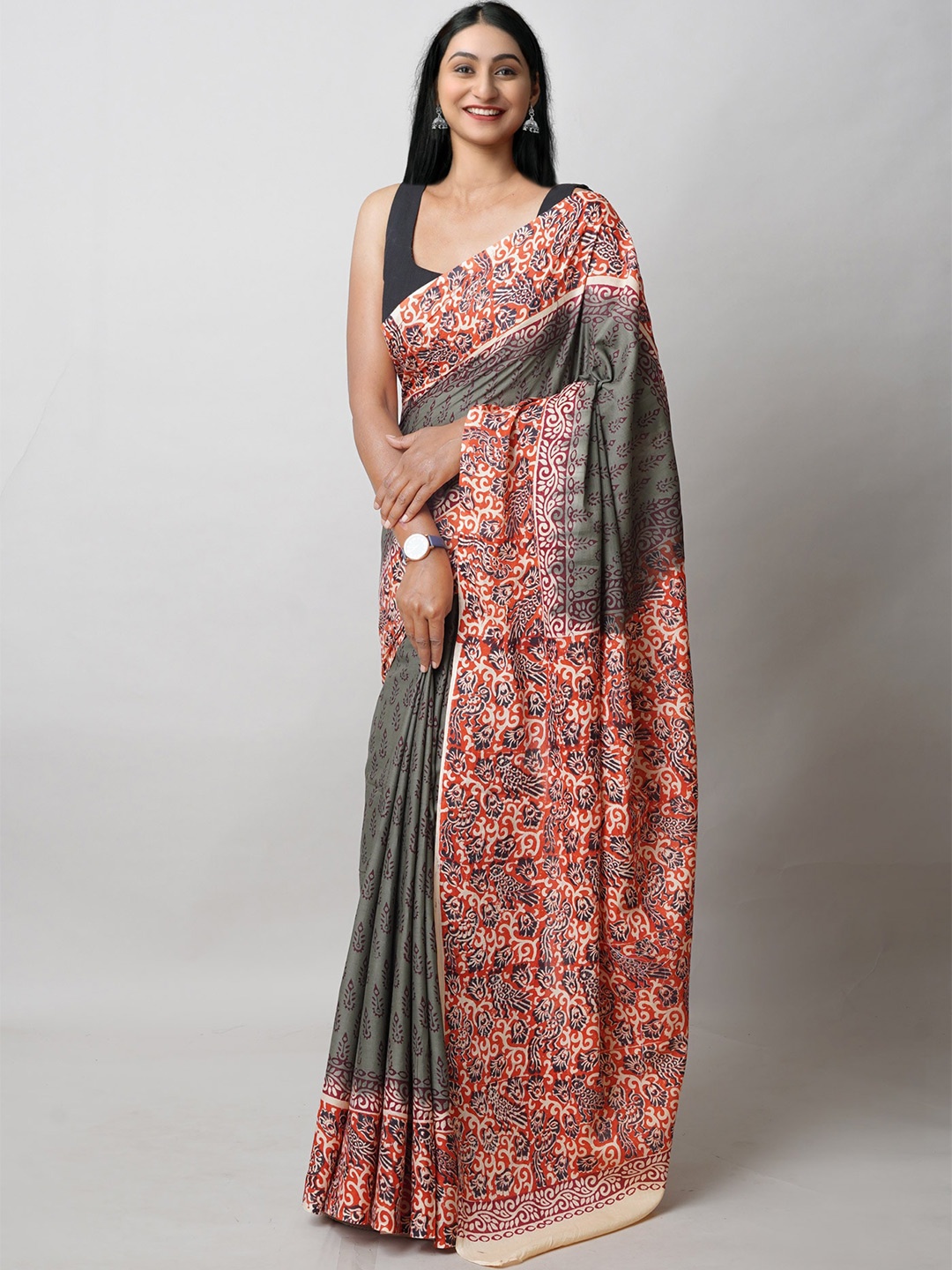 

Unnati Silks Ethnic Motifs Handloom Pure Cotton Block Print Saree, Grey