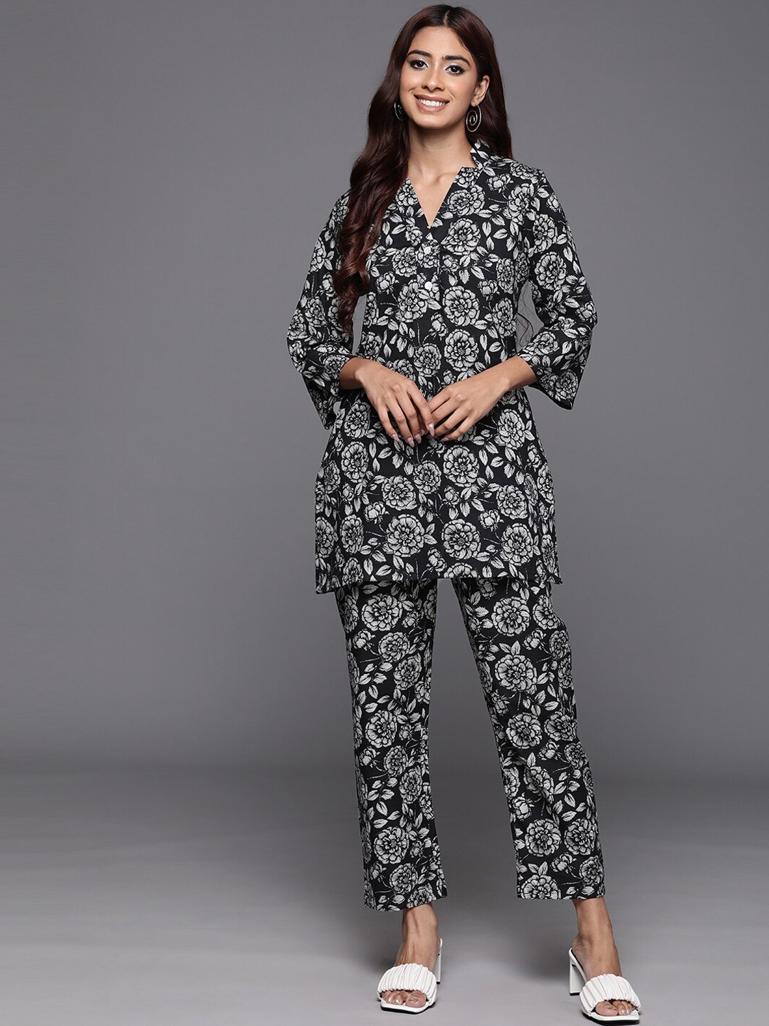 

Varanga Floral Printed Mandarin Collar Pure Cotton Tunic & Trousers, Black