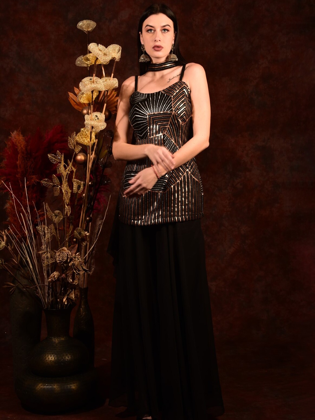 

Laalzari Geometric Embroidered Straight Sequinned Kurti With Palazzos & Dupatta, Black