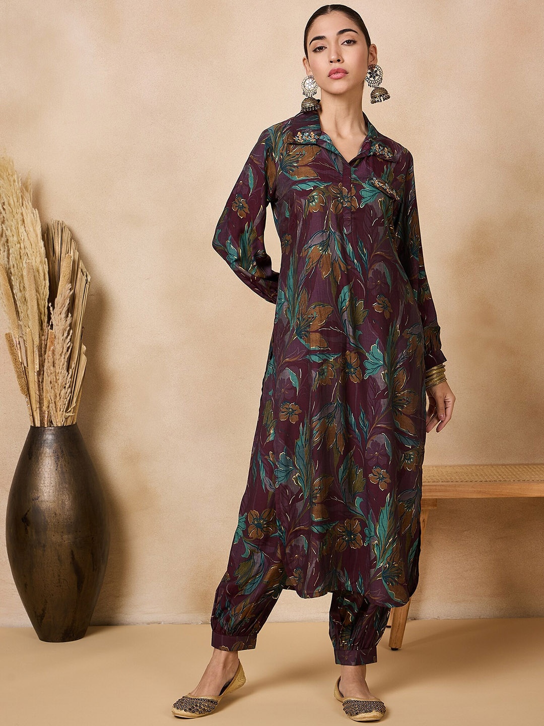 

Anouk Floral Printed Regular Mirror Work Kurta with Trousers, Burgundy