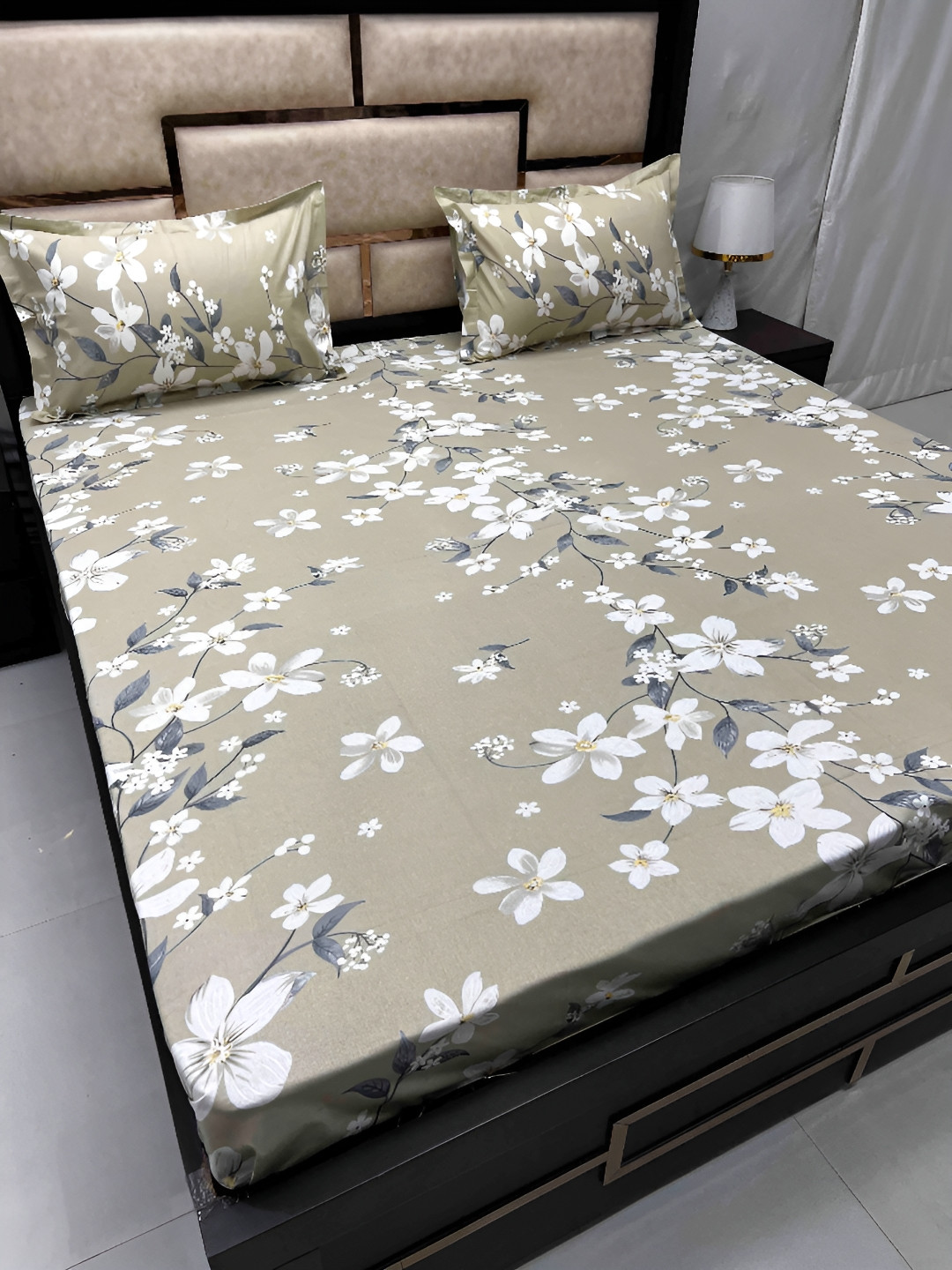 

Pure Decor Green Floral Printed 230 TC Pure Cotton Queen Bedsheet with 2 Pillow Covers