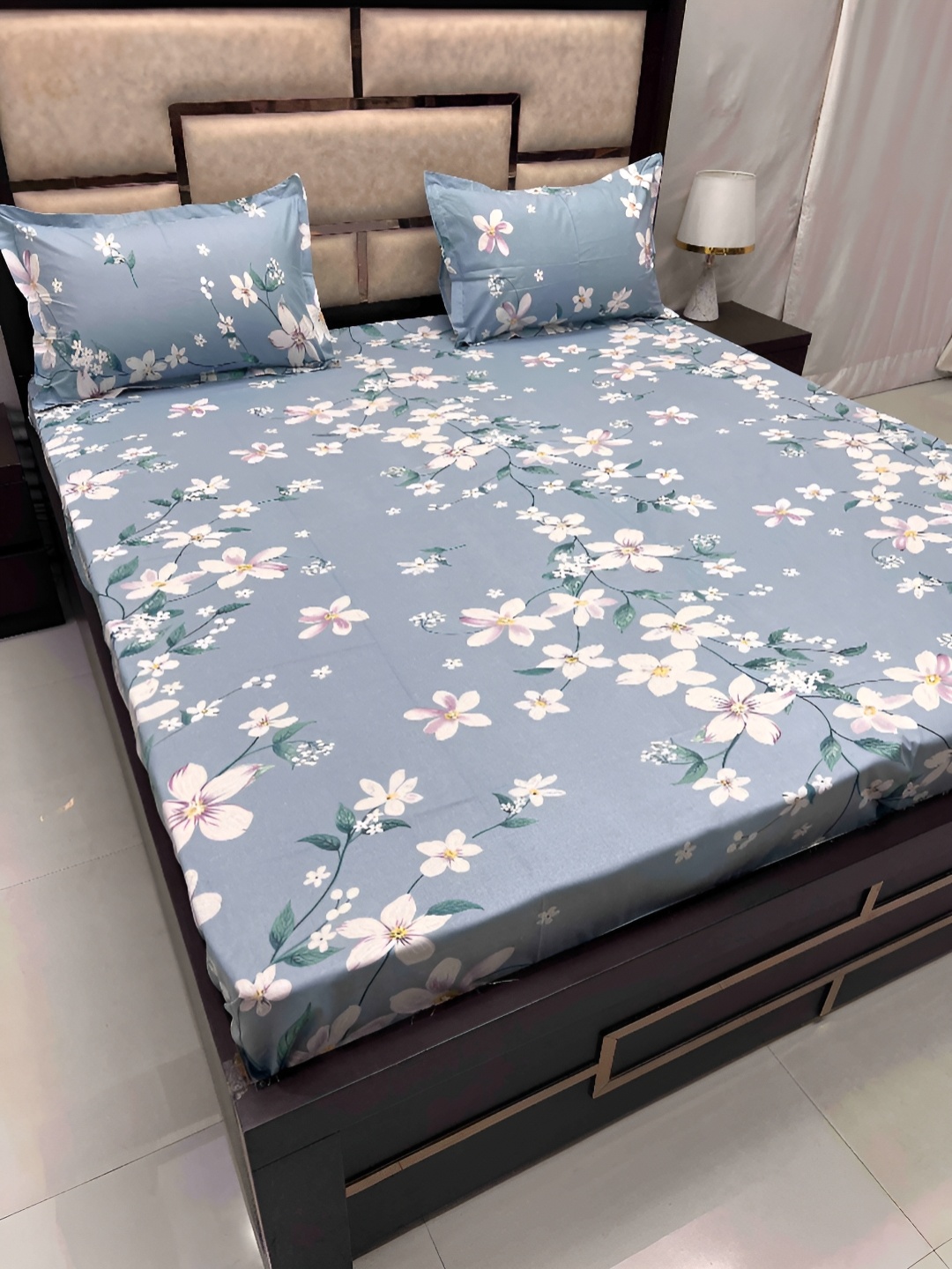 

Pure Decor Blue & White Floral Printed 230 TC Pure Cotton Queen Bedsheet & 2 Pillow Covers