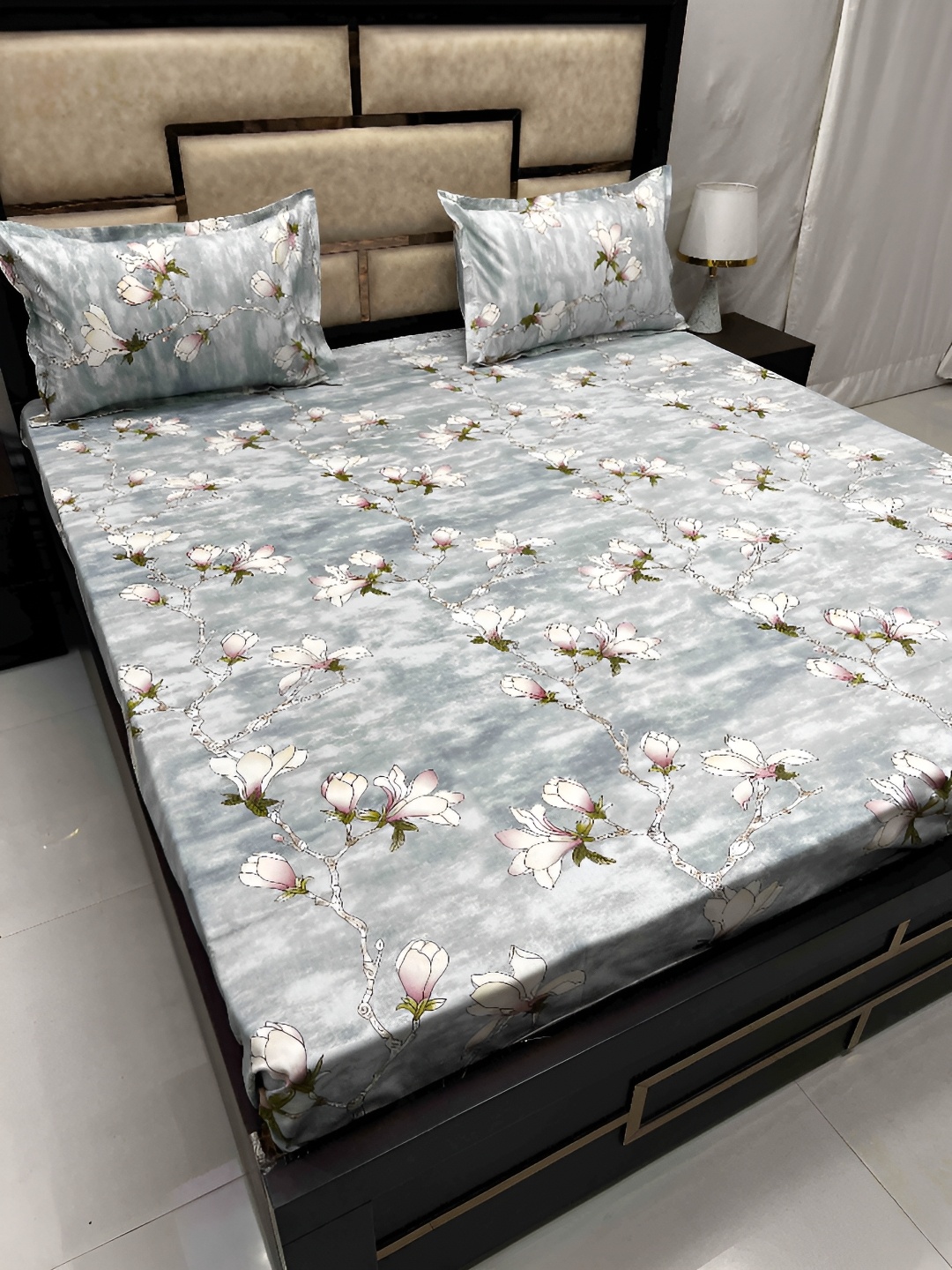 

Pure Decor Grey & White Printed 230 TC Pure Cotton Queen Bedsheet with 2 Pillow Covers