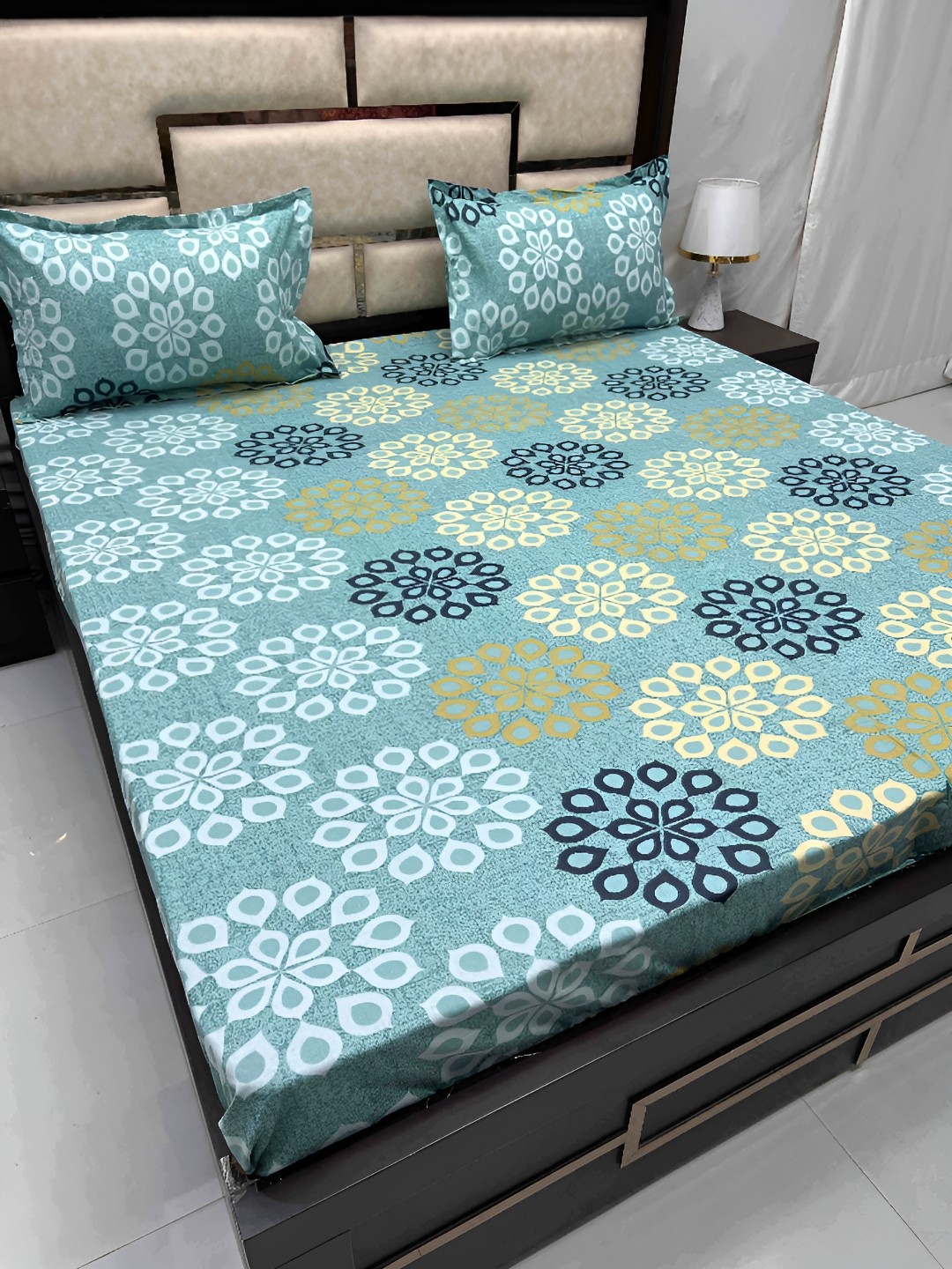 

Pure Decor Green Ethnic Motifs Printed 230 TC Pure Cotton Queen Bedsheet & 2 Pillow Covers