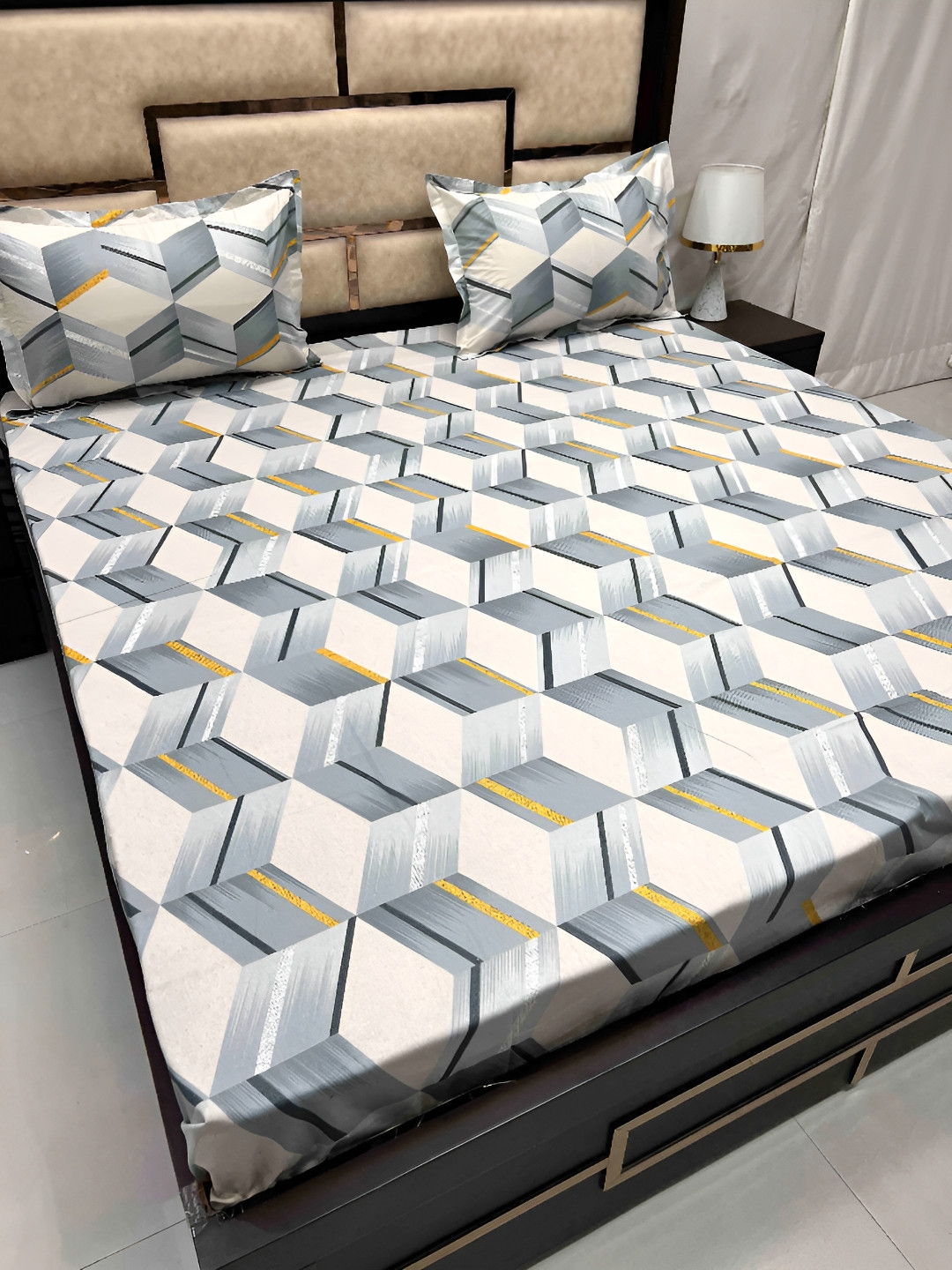 

Pure Decor Off White & Gold-Toned Printed 230 TC Cotton Queen Bedsheet & 2 Pillow Covers