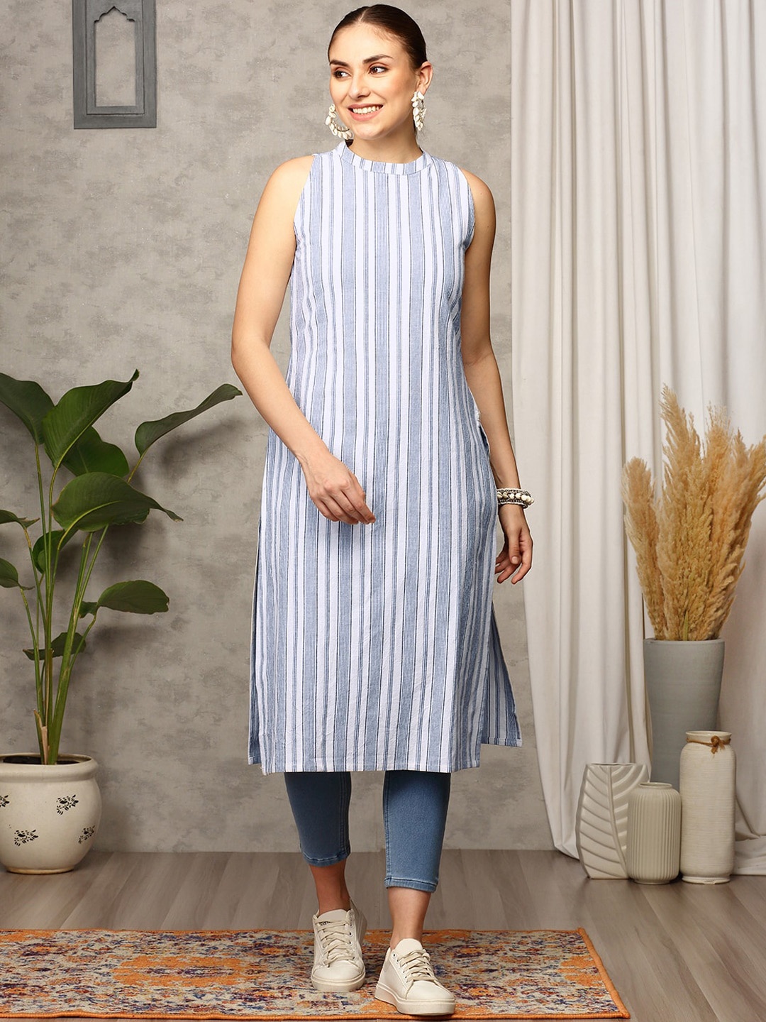 

Anubhutee Striped Round Neck Sleeveless Straight Kurta, White