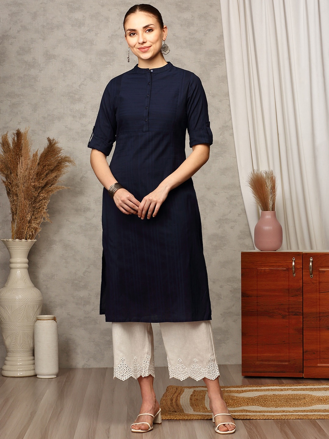 

Anubhutee Striped Mandarin Collar Roll Up Sleeves Straight Kurta, Navy blue