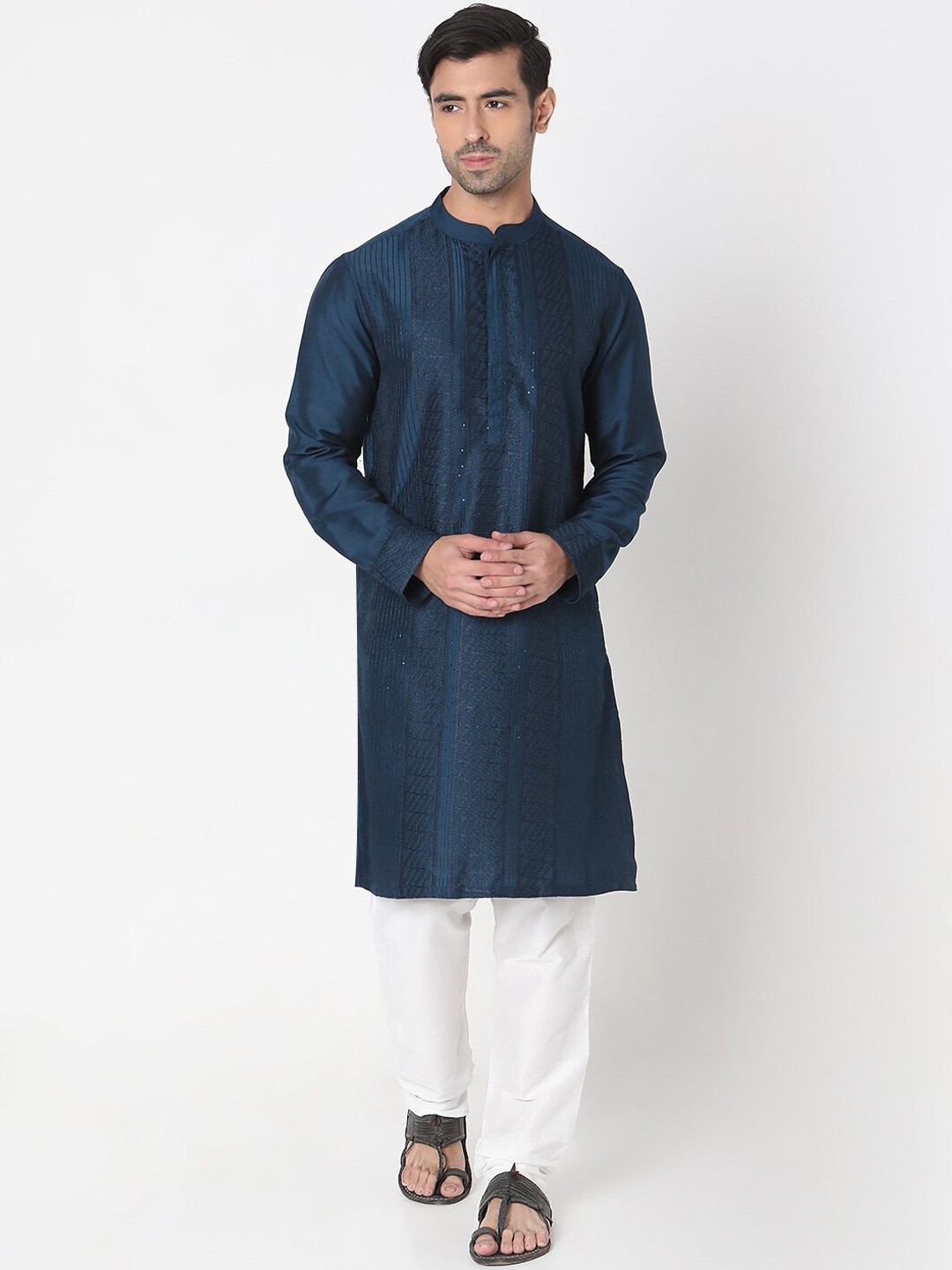 

Ethnicity Geometric Embroidered Sequinned Mandarin Collar Straight Kurta, Blue