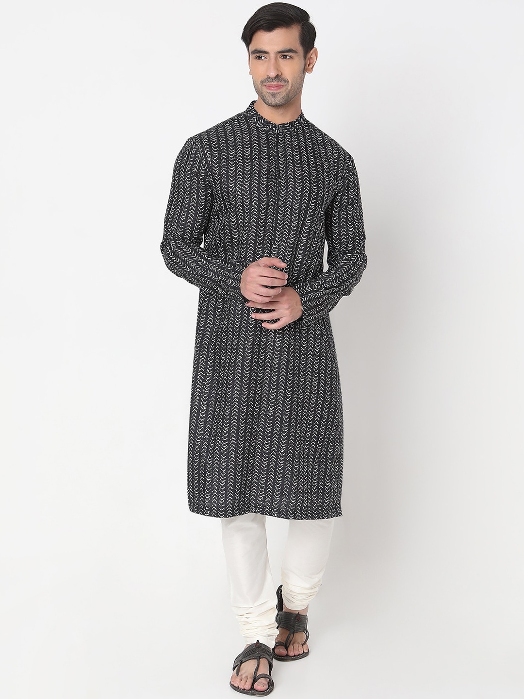 

Ethnicity Striped Band Collar Long Sleeves Straight Kurta, Black