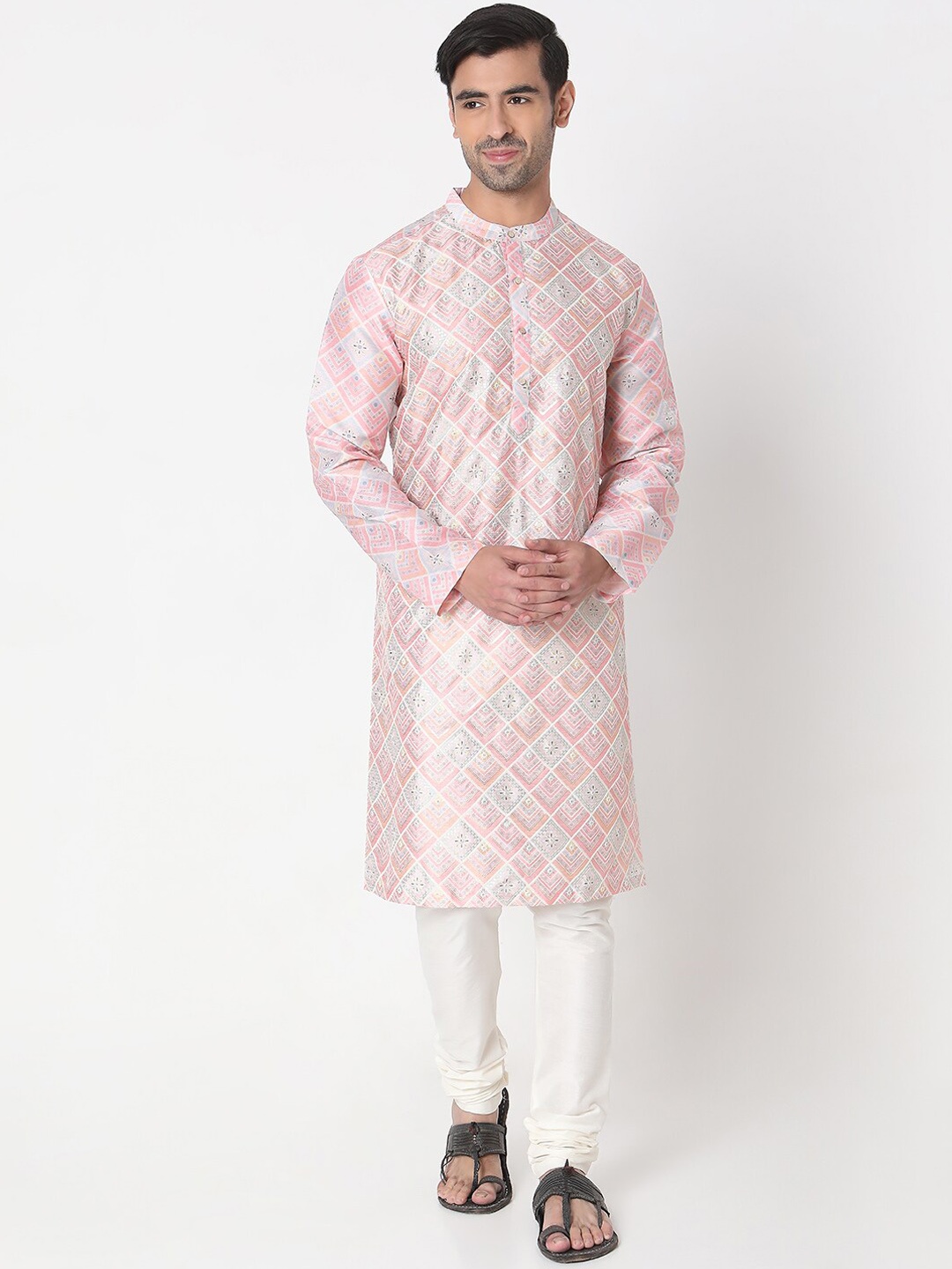 

Ethnicity Men Ethnic Motifs Embroidered Sequinned Mandarin Collar Straight Kurta, Peach