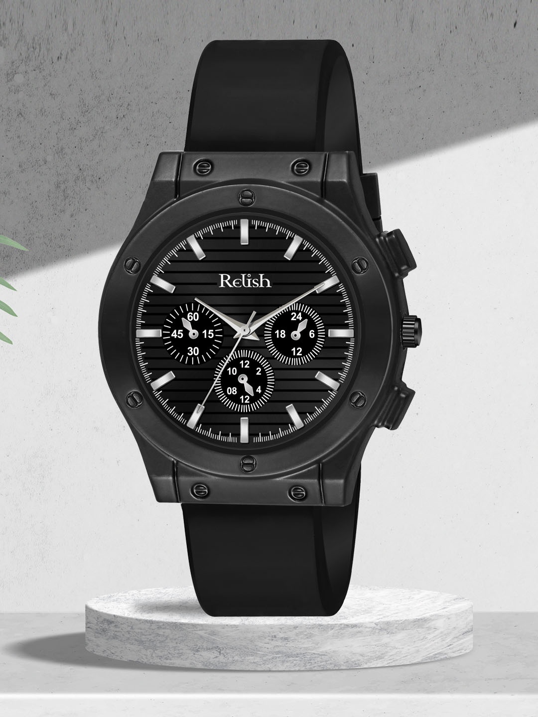 

Relish Men Brass Embellished Dial Bracelet Style Straps Analogue Watch RE-NSSW510, Black