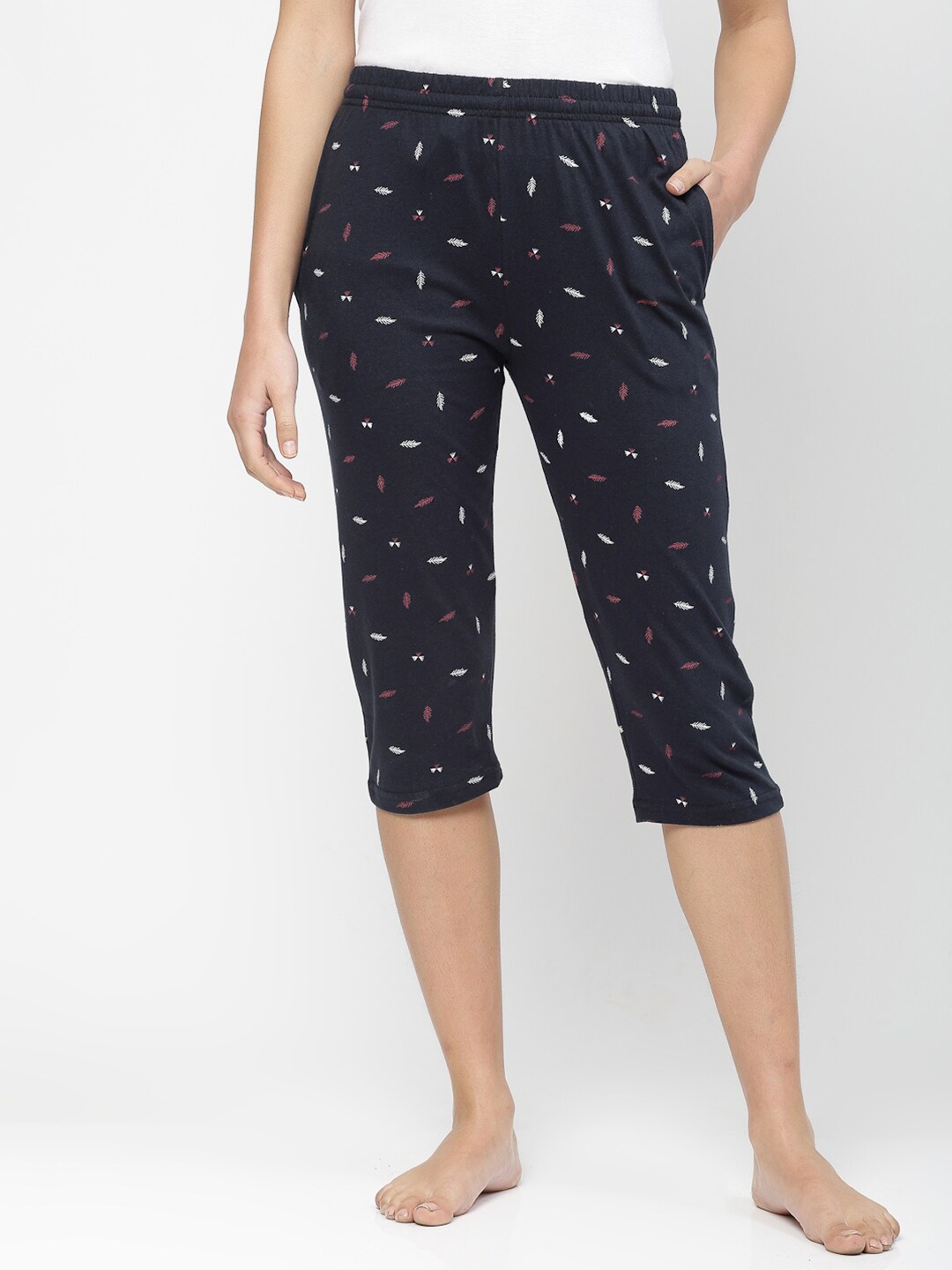 

Floret Women Pure Cotton Printed Lounge Capris, Navy blue