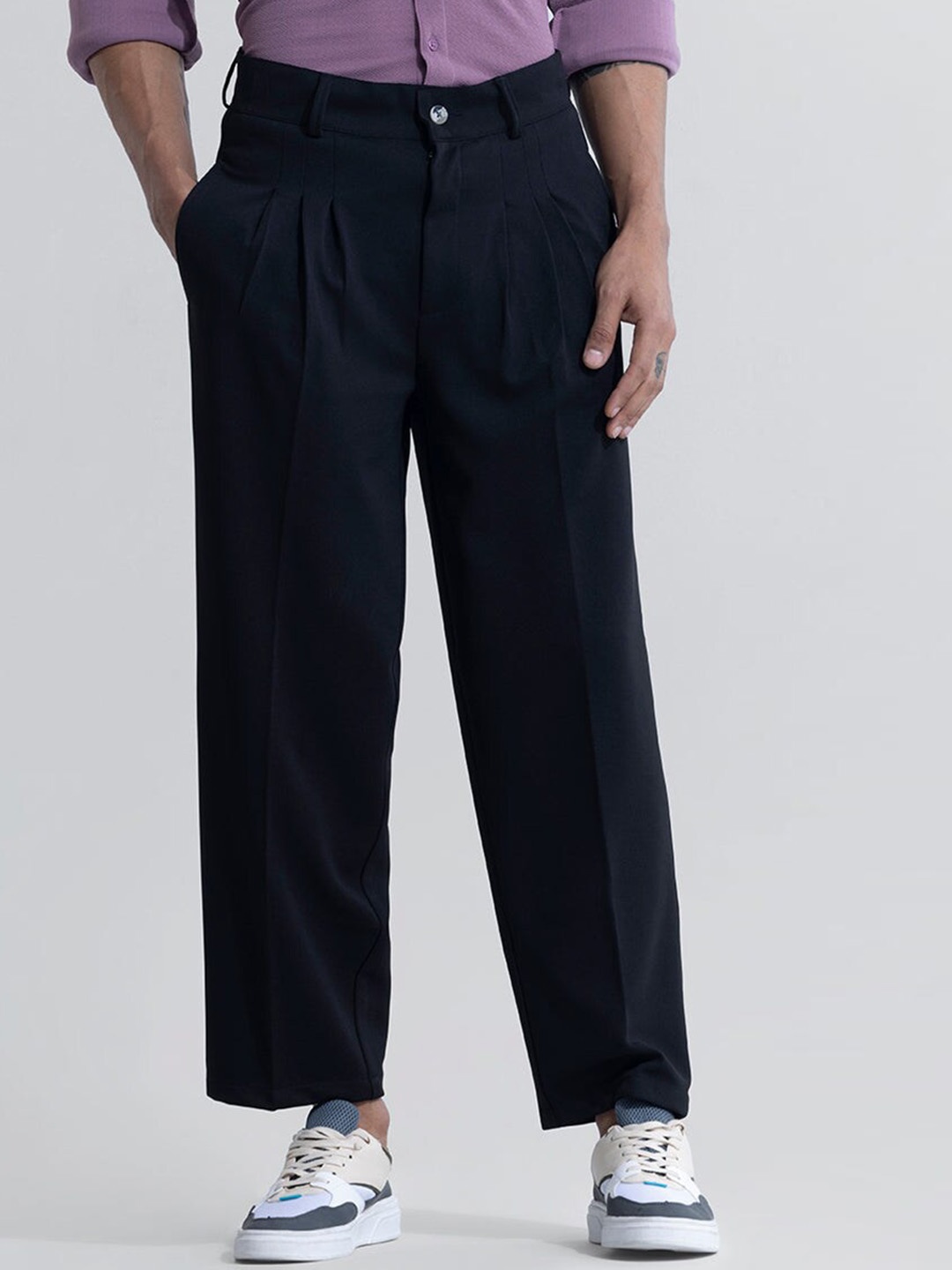 

Snitch Men Smart Loose Fit Pleated Trousers, Navy blue