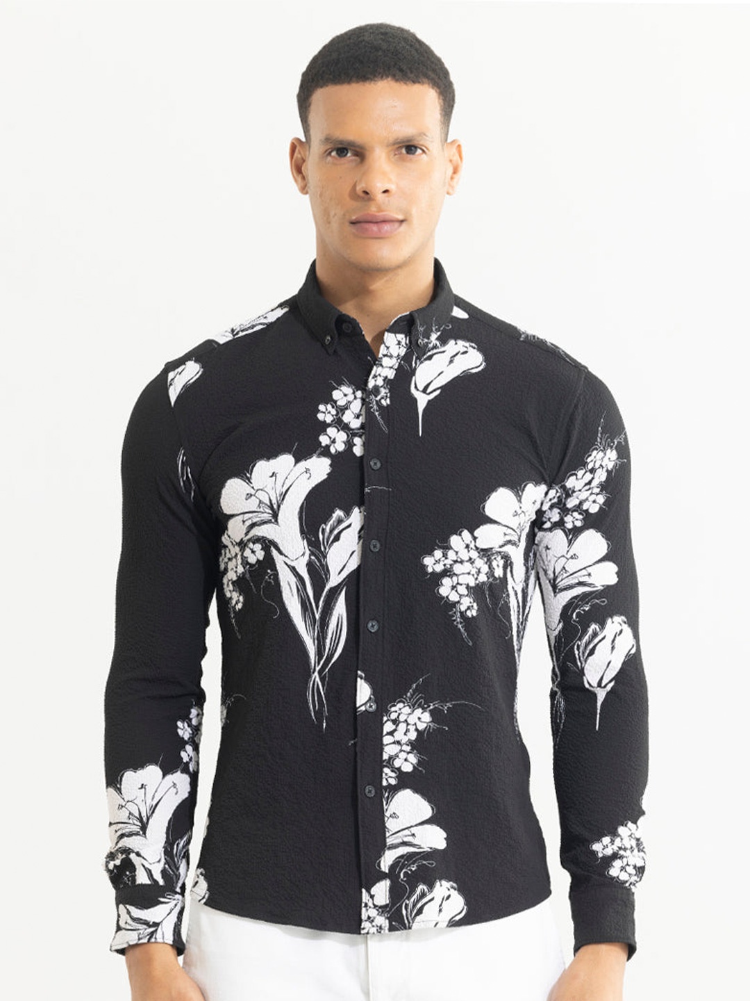 

Snitch Classic Slim Fit Floral Printed Button-Down Collar Casual Shirt, Black