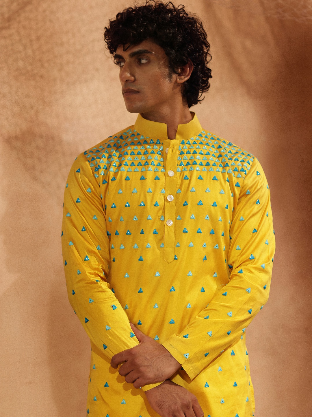 

Eleven Brothers Men Ethnic Motifs Embroidered Regular Thread Work Kurta with Trousers, Yellow
