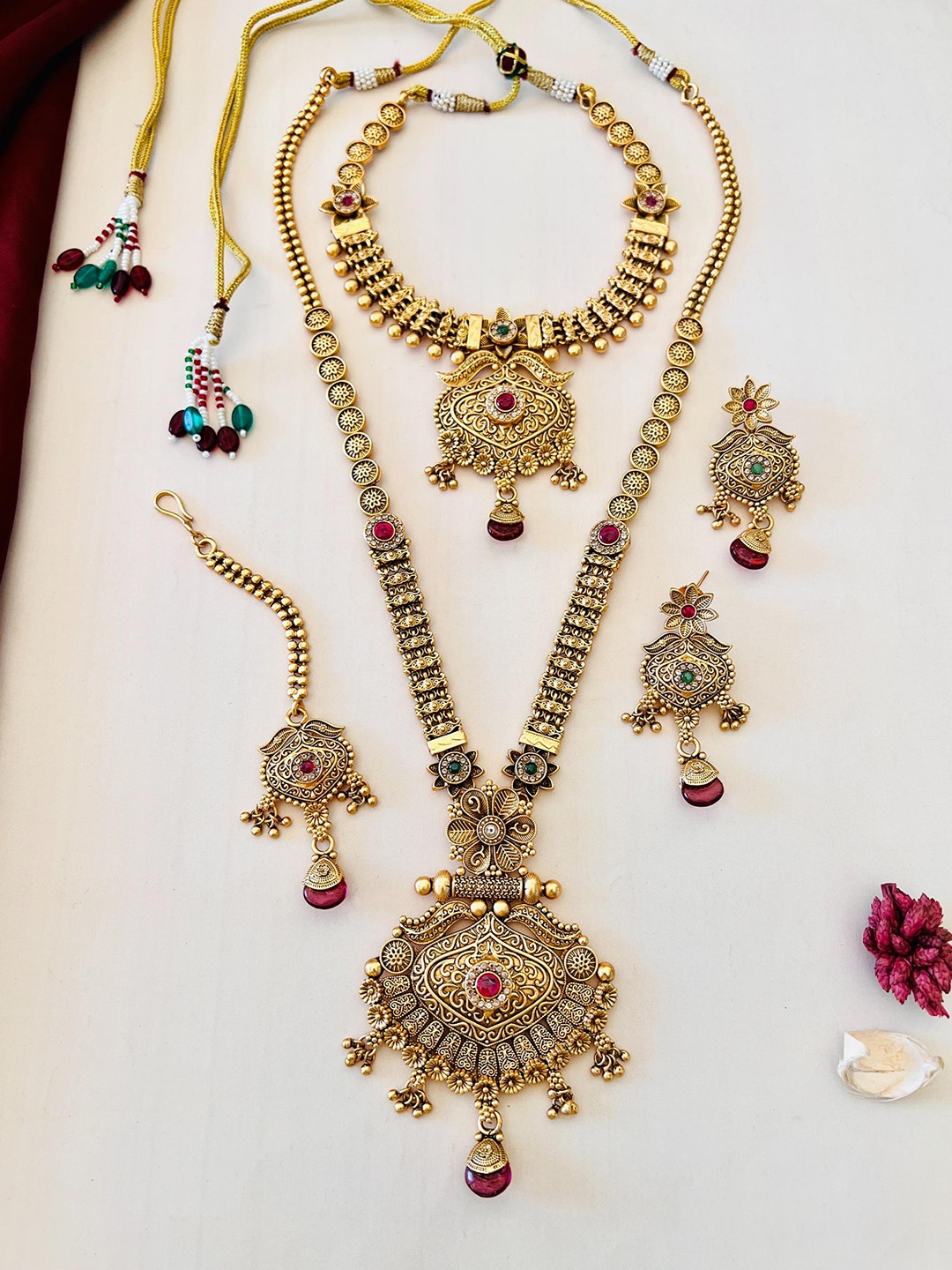 

ABDESIGNS Gold-Plated & Stone Studded Necklace & Earrings & Maang Tika