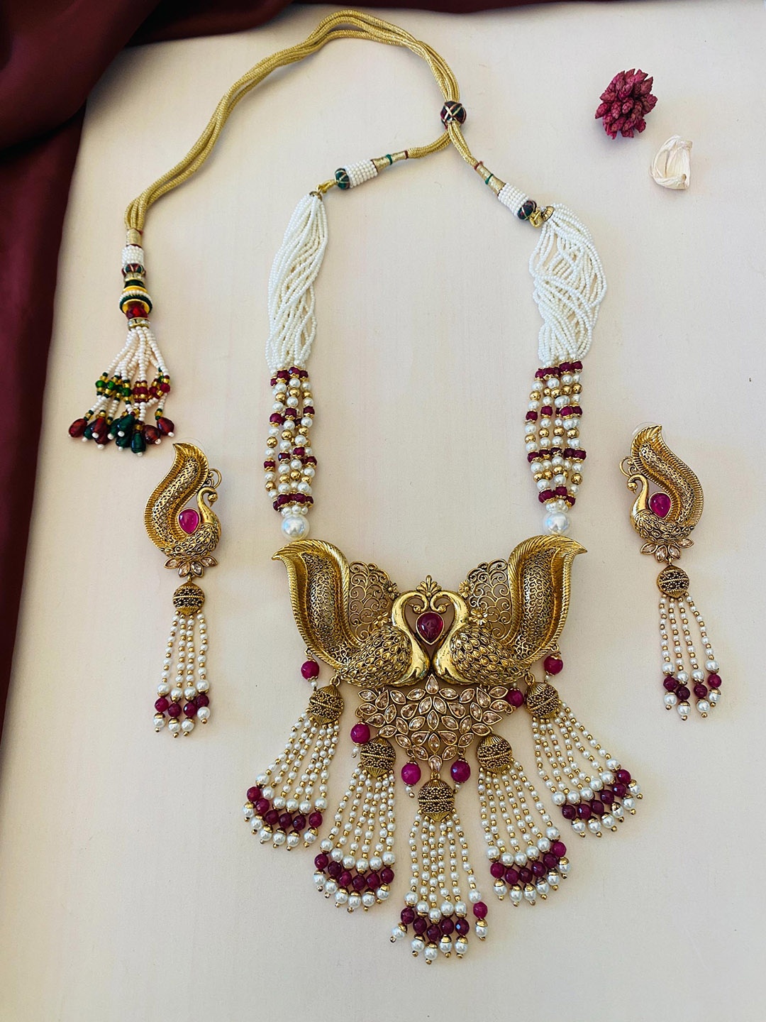 

ABDESIGNS Gold-Plated Stone-Studded & Pearl-Beaded Necklace & Earrings