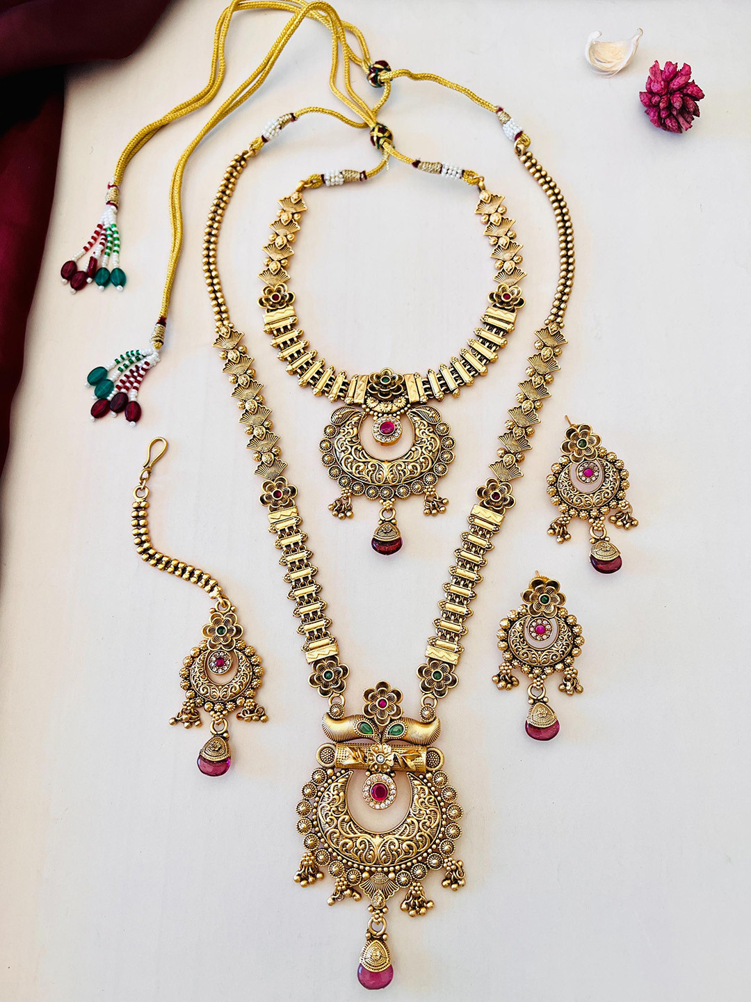 

ABDESIGNS Gold-Plated Stone-Studded & Beaded Necklace & Earrings & Maang Tika