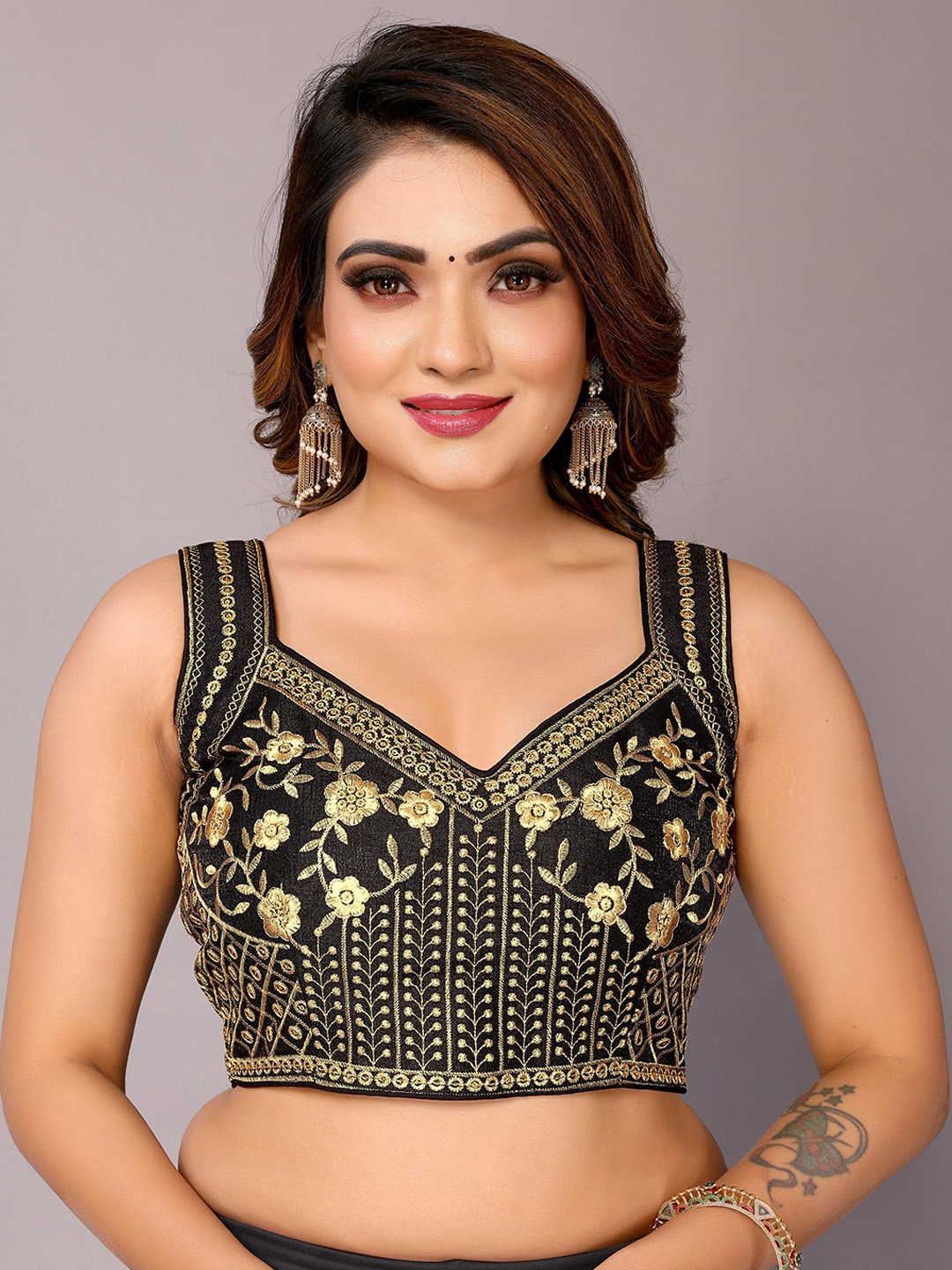 

AVANSHEE Floral Embroidered Sweetheart Neck Silk Saree Blouse, Black