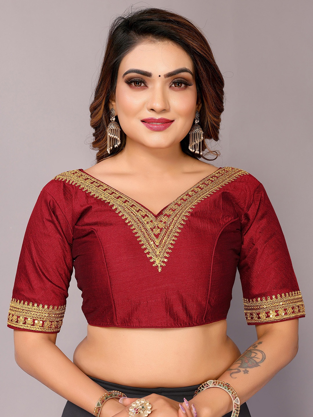 

AVANSHEE Ethnic Motifs Embroidered V-Neck Sequinned Saree Blouse, Maroon