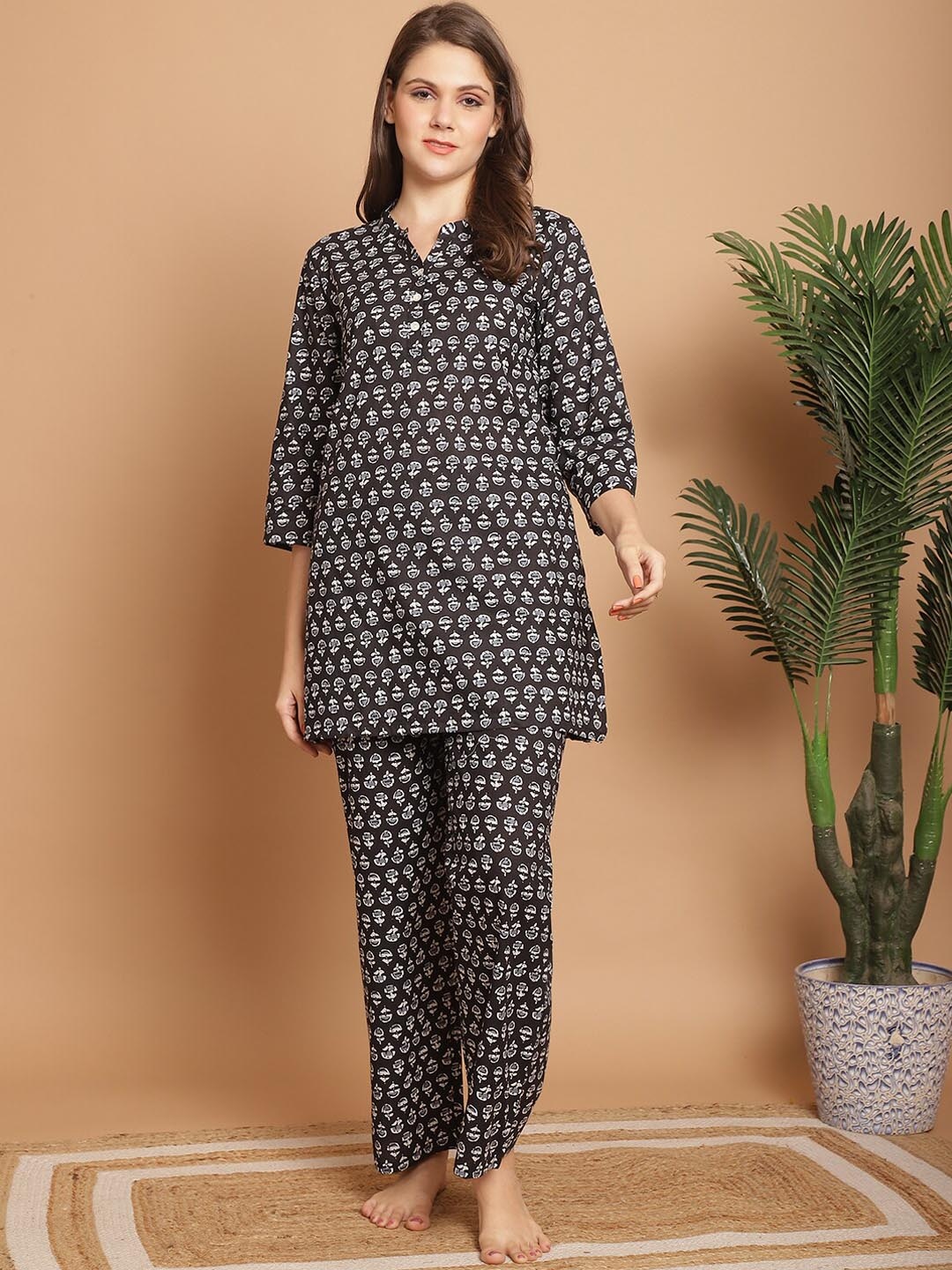 

Indreams Printed Pure Cotton Kurti & Pyjamas, Black