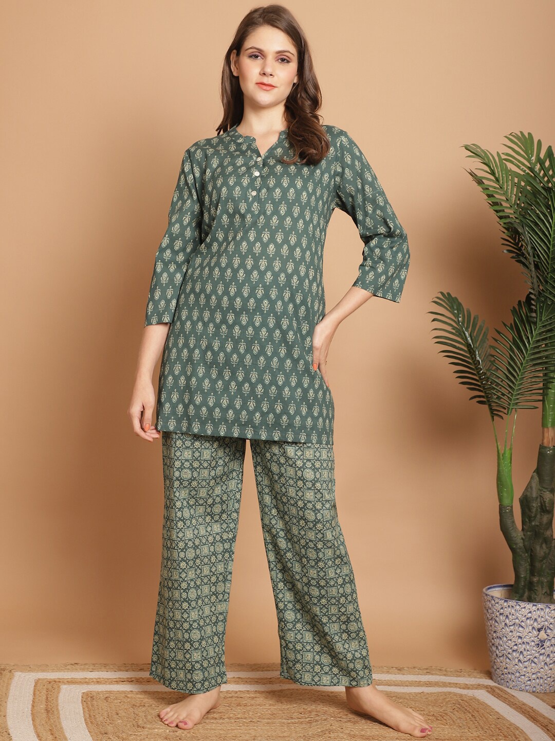 

Indreams Printed Pure Cotton Mandarin Collar Night suit, Green