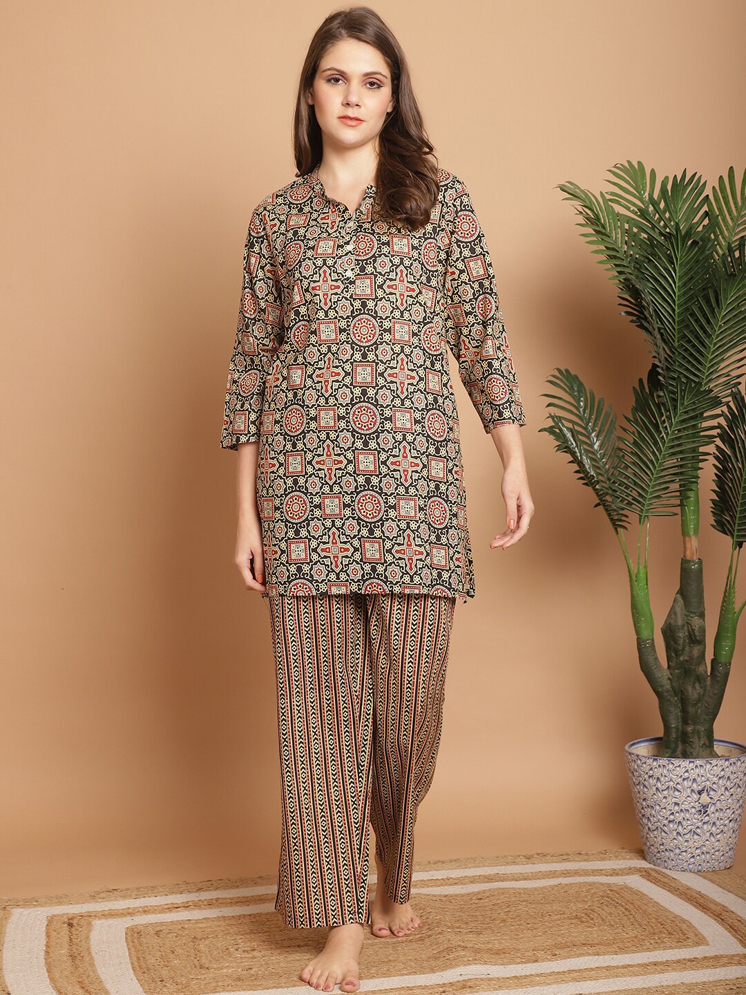 

Indreams Printed Pure Cotton Mandarin Collar Night suit, Beige