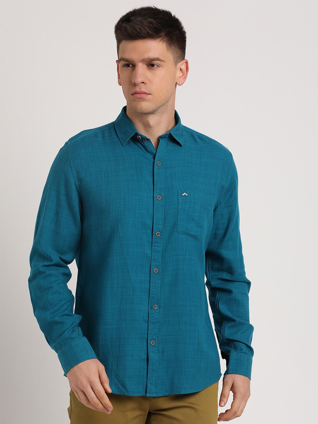 

Turtle Relaxed Slim Fit Spread Collar Casual Shirt, Blue