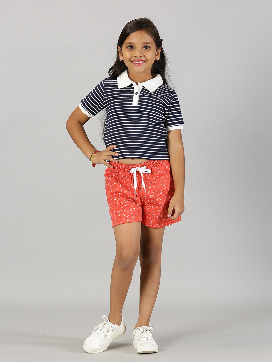 

KiddoPanti Girls Striped T-shirt with Shorts, Navy blue