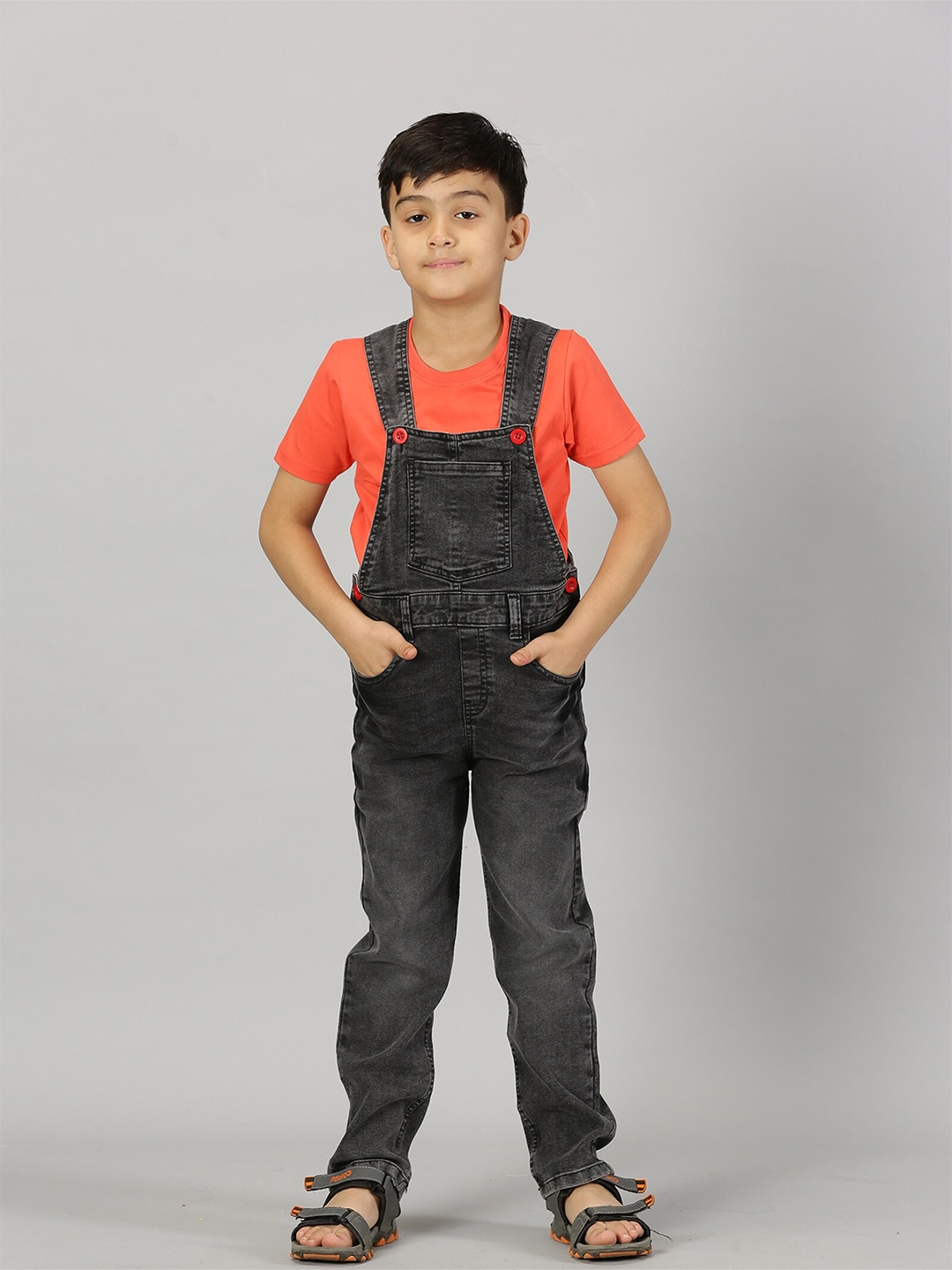 

KiddoPanti Boys Shoulder Strap Denim Dungaree With T-shirt, Coral