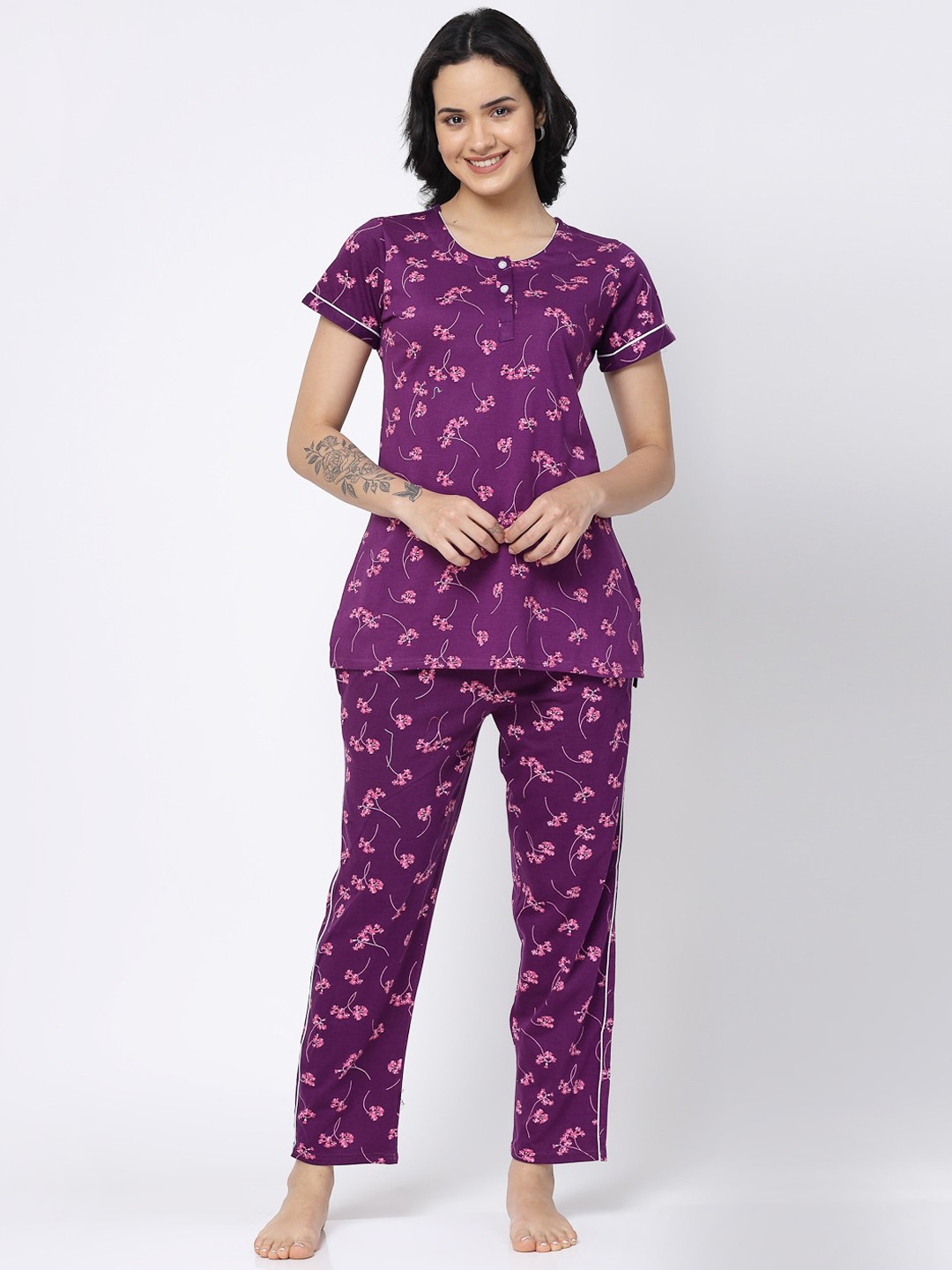

SHYAM SONS FLAIR Floral Printed Pure Cotton Night suit, Purple