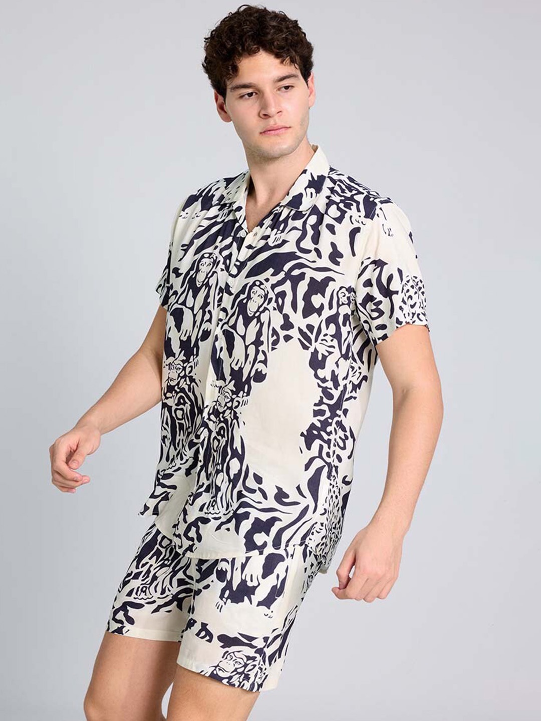 

PURPLEMANGO THE FRUIT OF FASHION Printed Slim Fit Shirt & Shorts Co-Ords, Off white