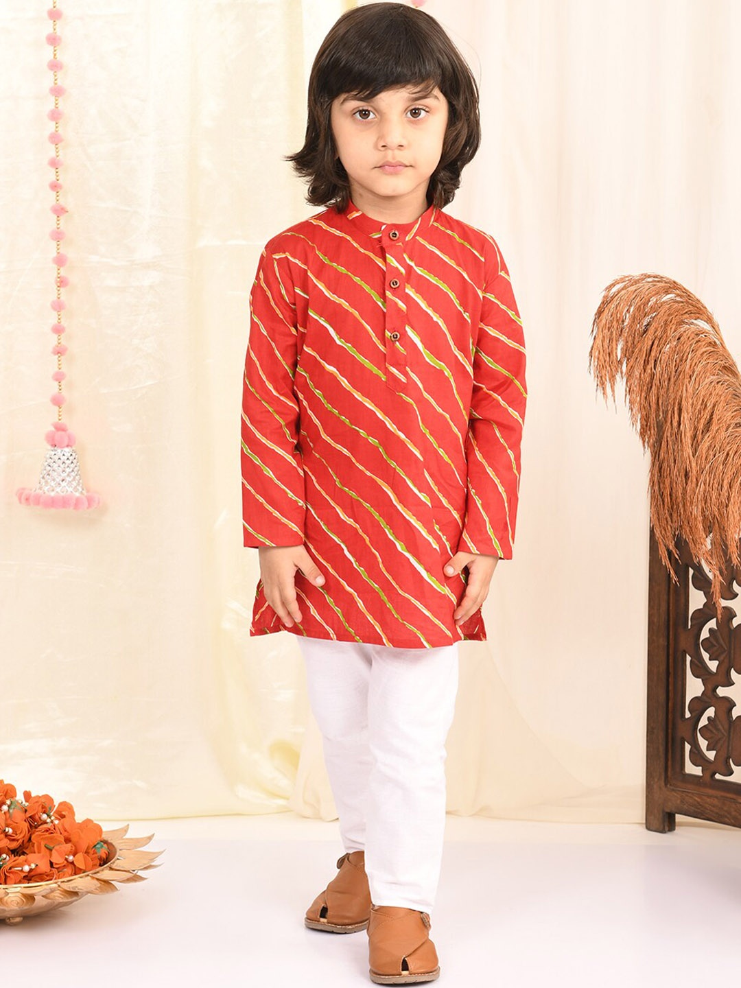 

Superminis Boys Leheriya Printed Regular Pure Cotton Kurta with Pyjamas, Red