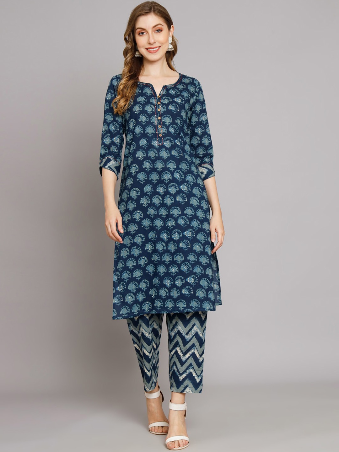 

KALINI Ethnic Motifs Printed Regular Straight Kurta With Trousers, Blue